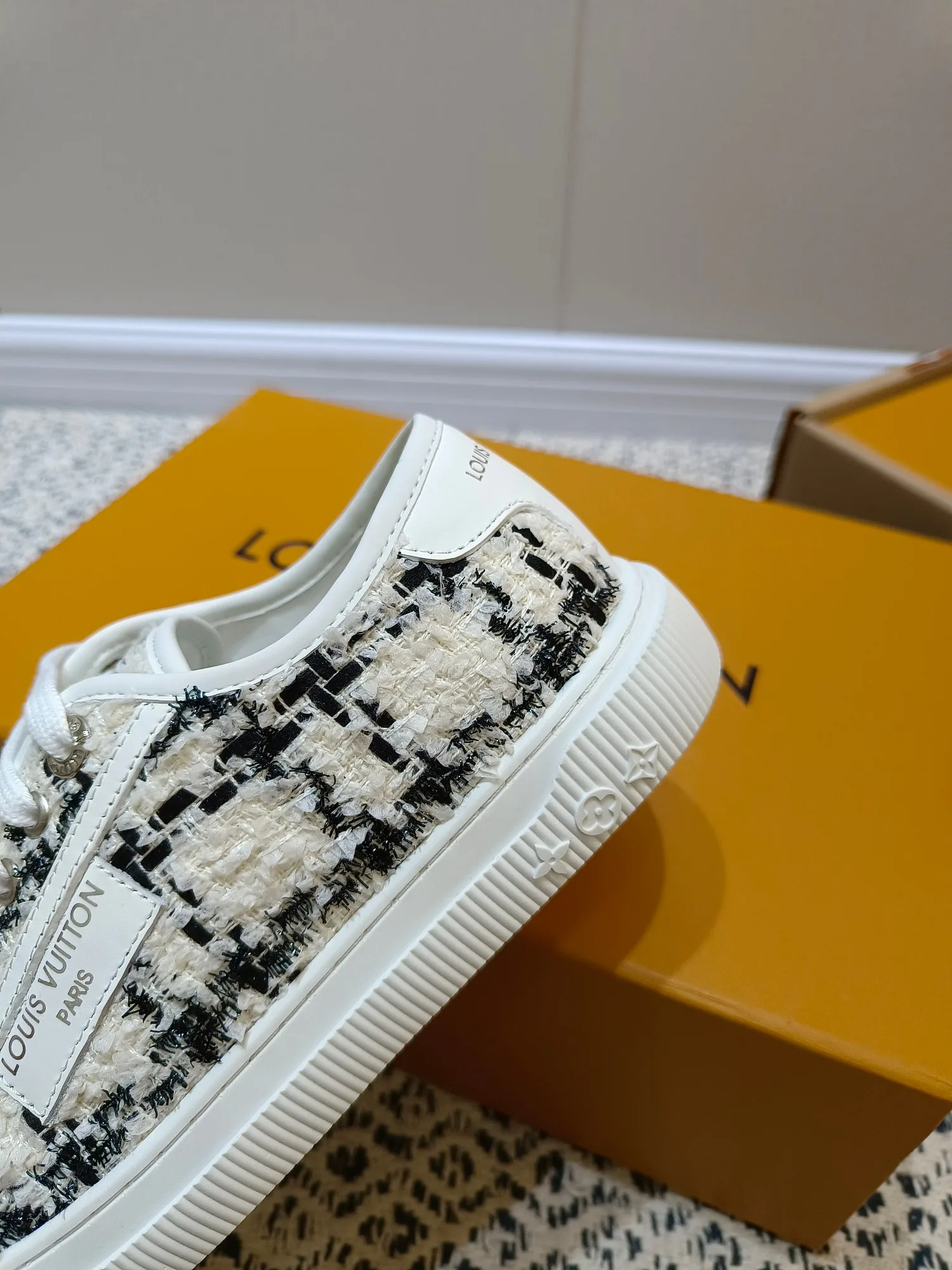 Кроссовки Женские Louis Vuitton 188402