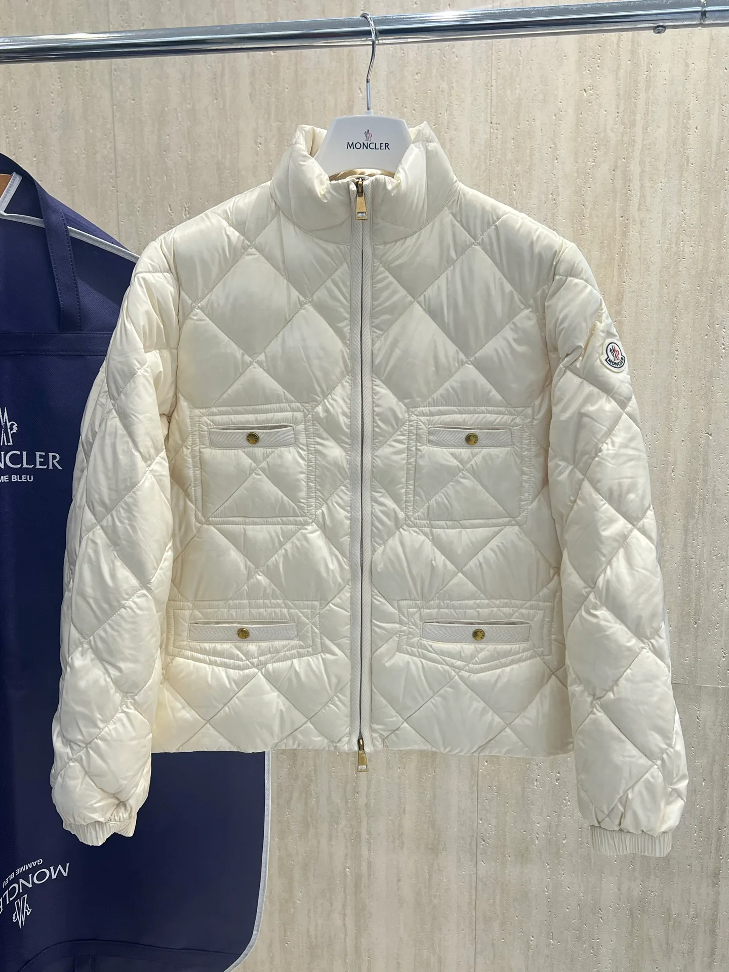 Куртки И Пуховики Женские Moncler 18723411
