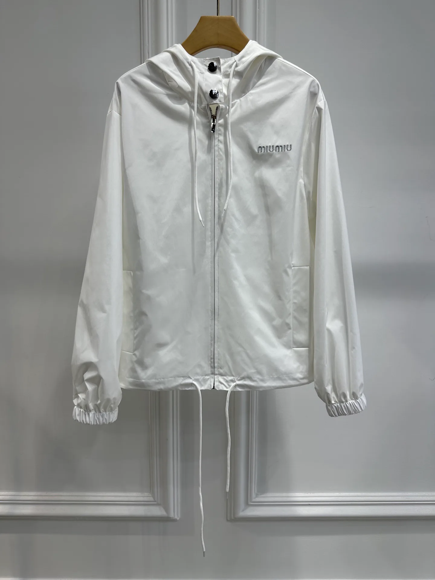 Куртки И Пуховики Женские Miu Miu 18944831
