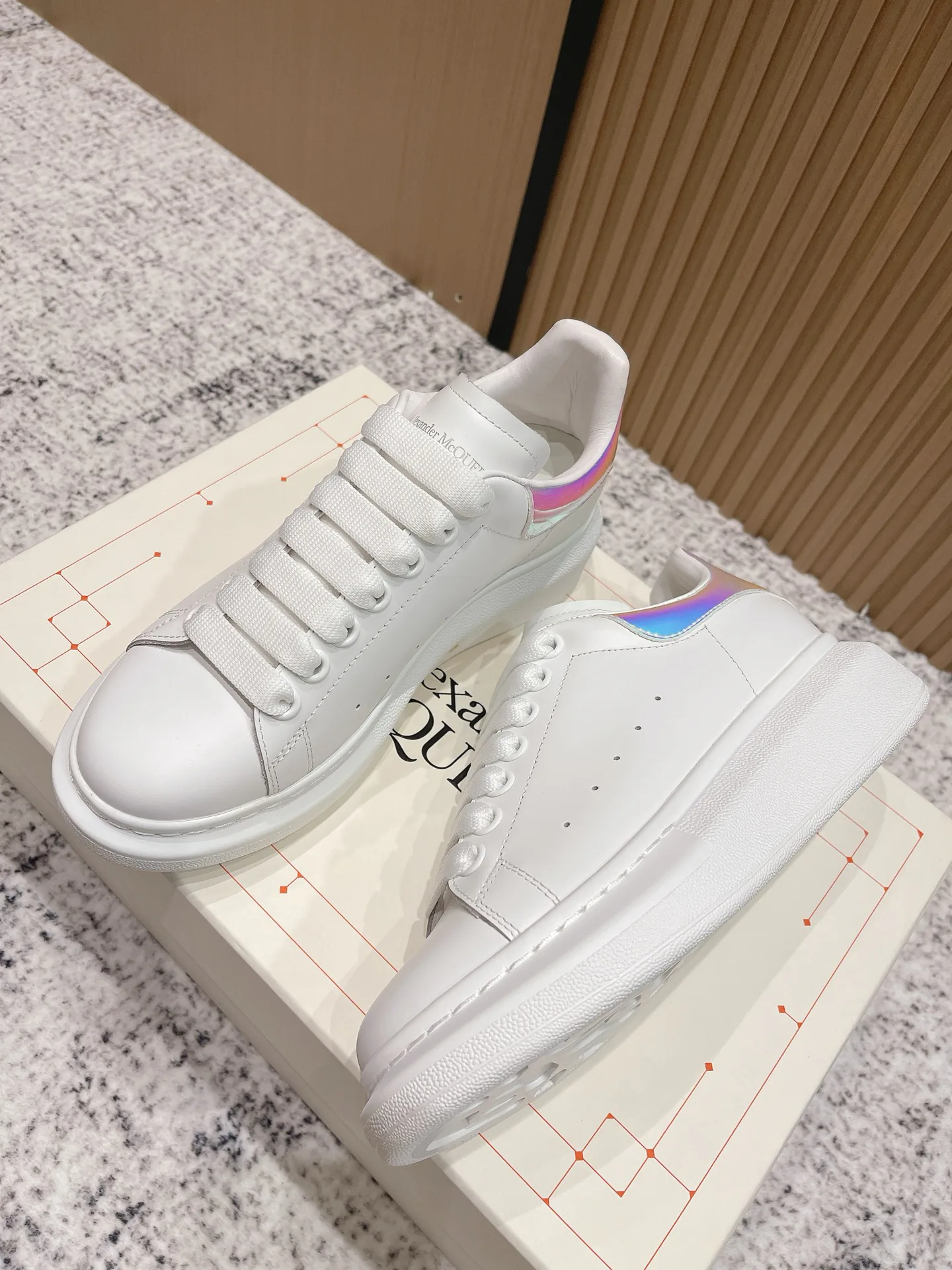 Кроссовки Женские Alexander Mcqueen 9464443