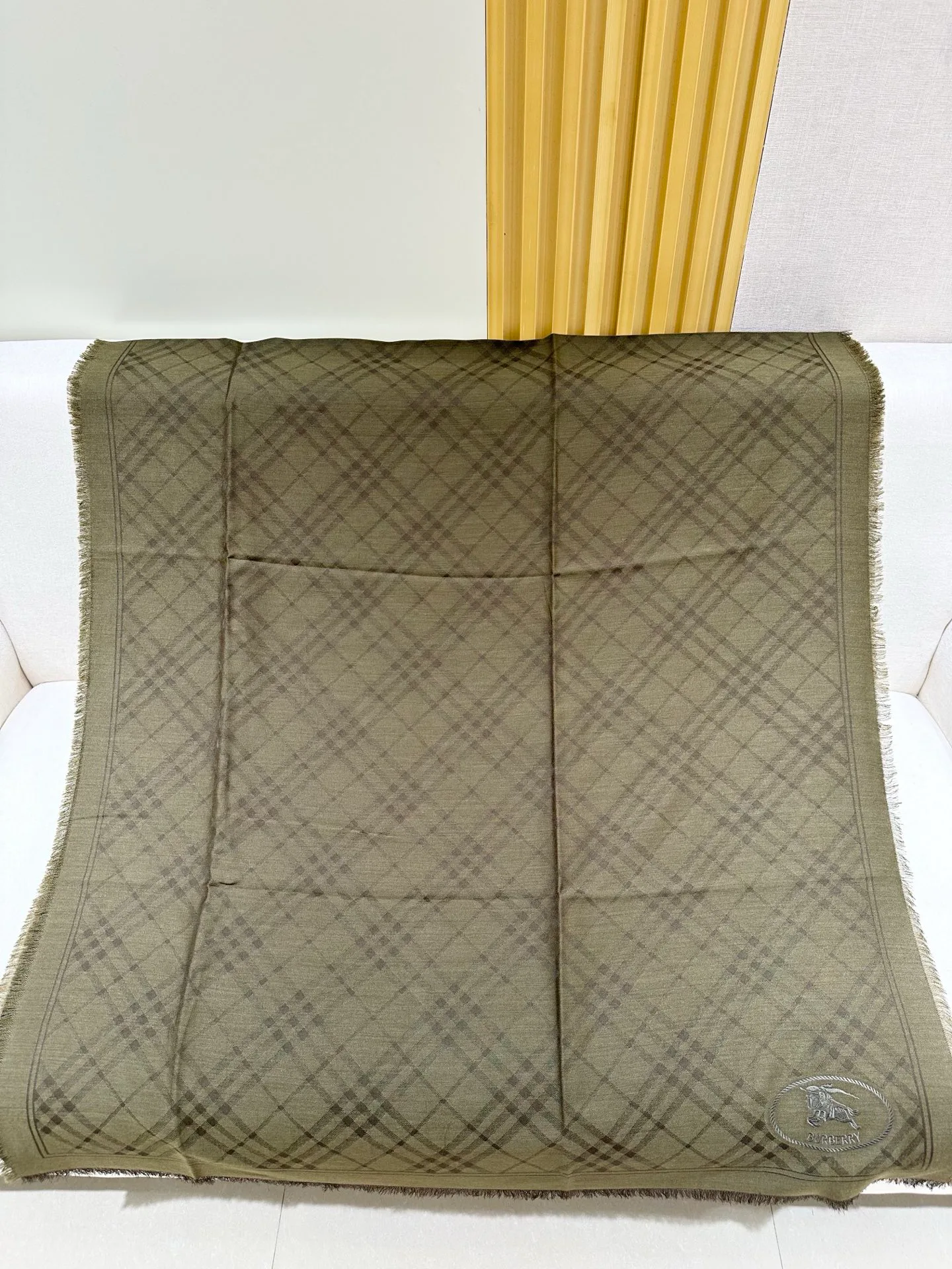 Шарфы Burberry 17916826