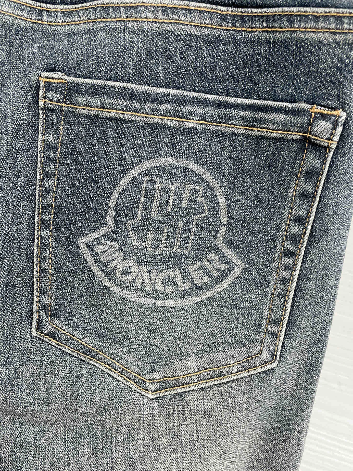 Джинсы Мужские Moncler 18543032