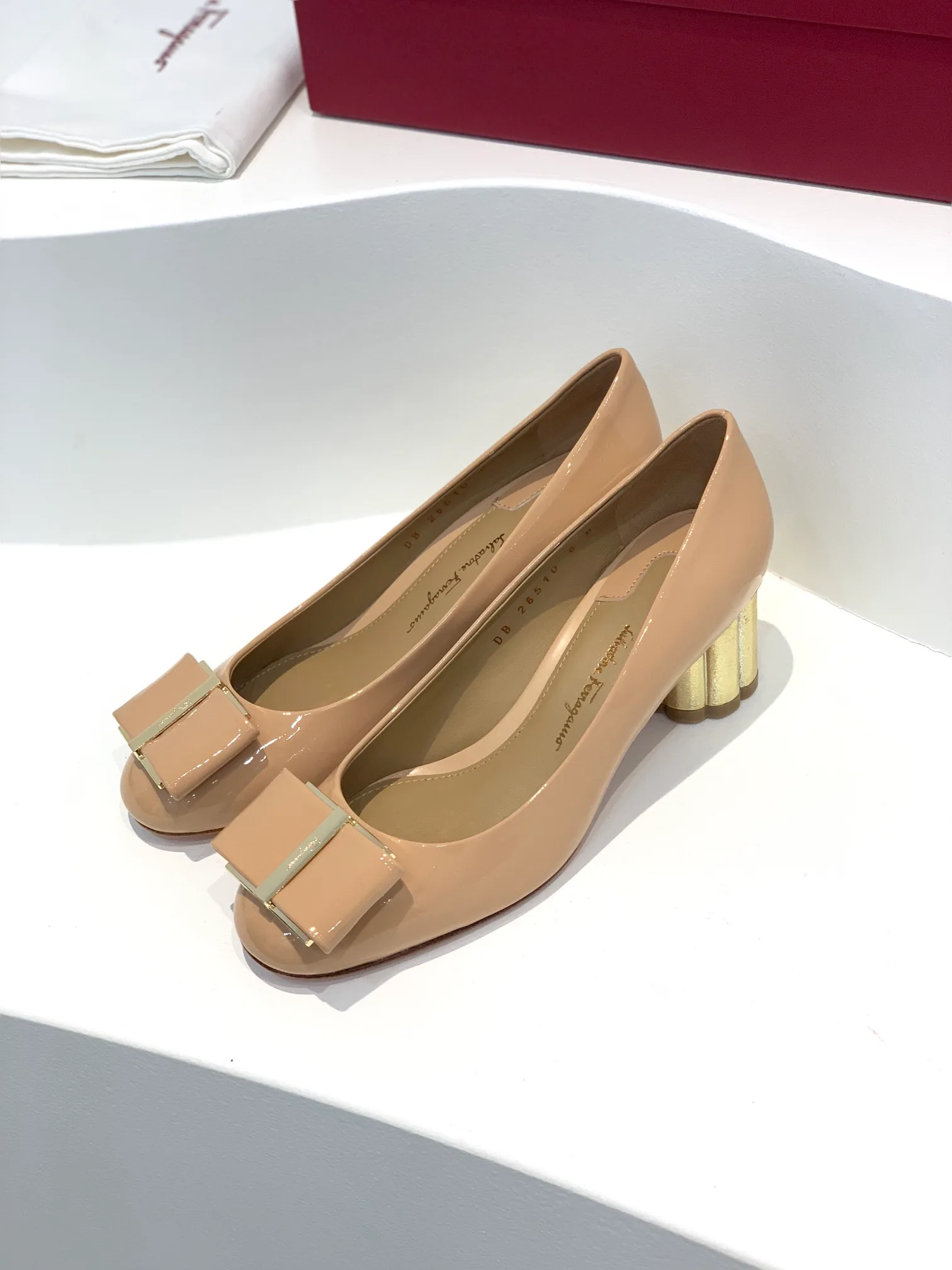 Туфли Женские Salvatore Ferragamo 11675507