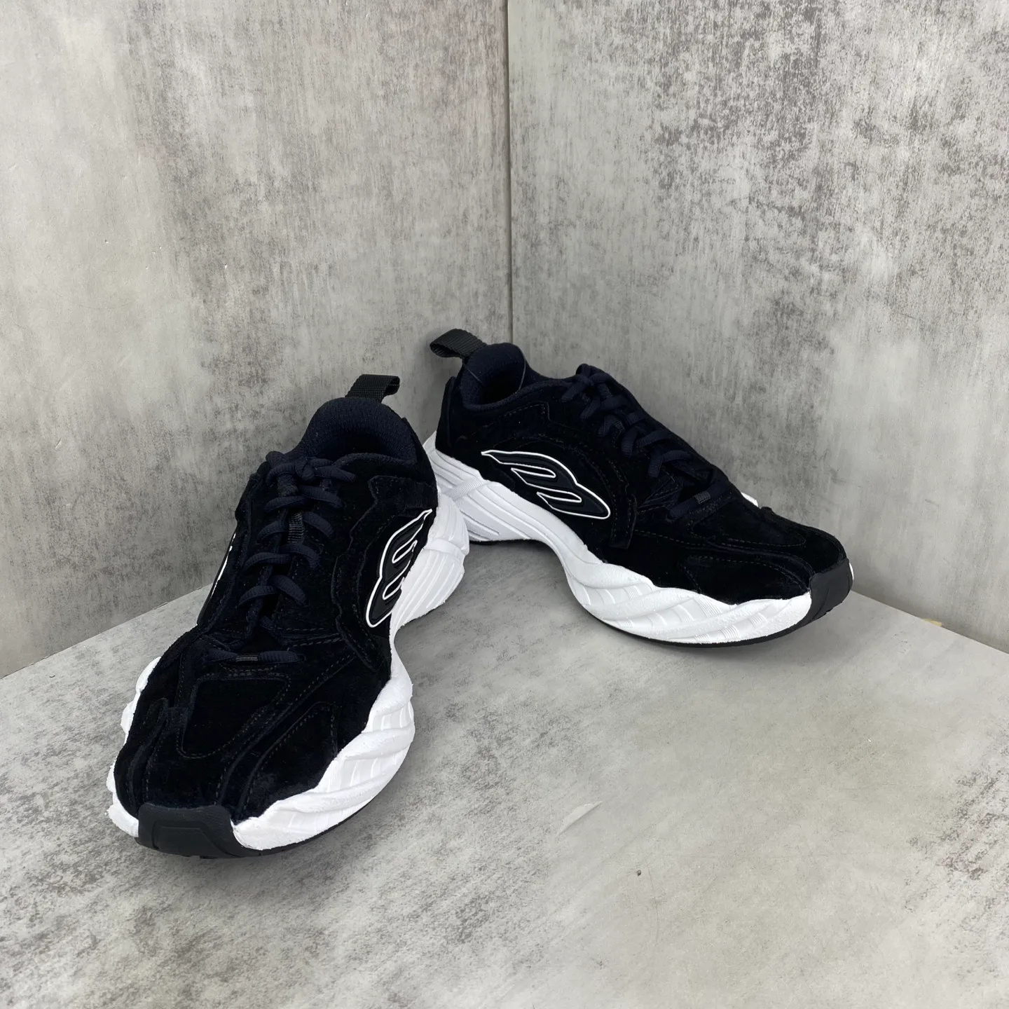 Кроссовки Женские Balenciaga 10240574