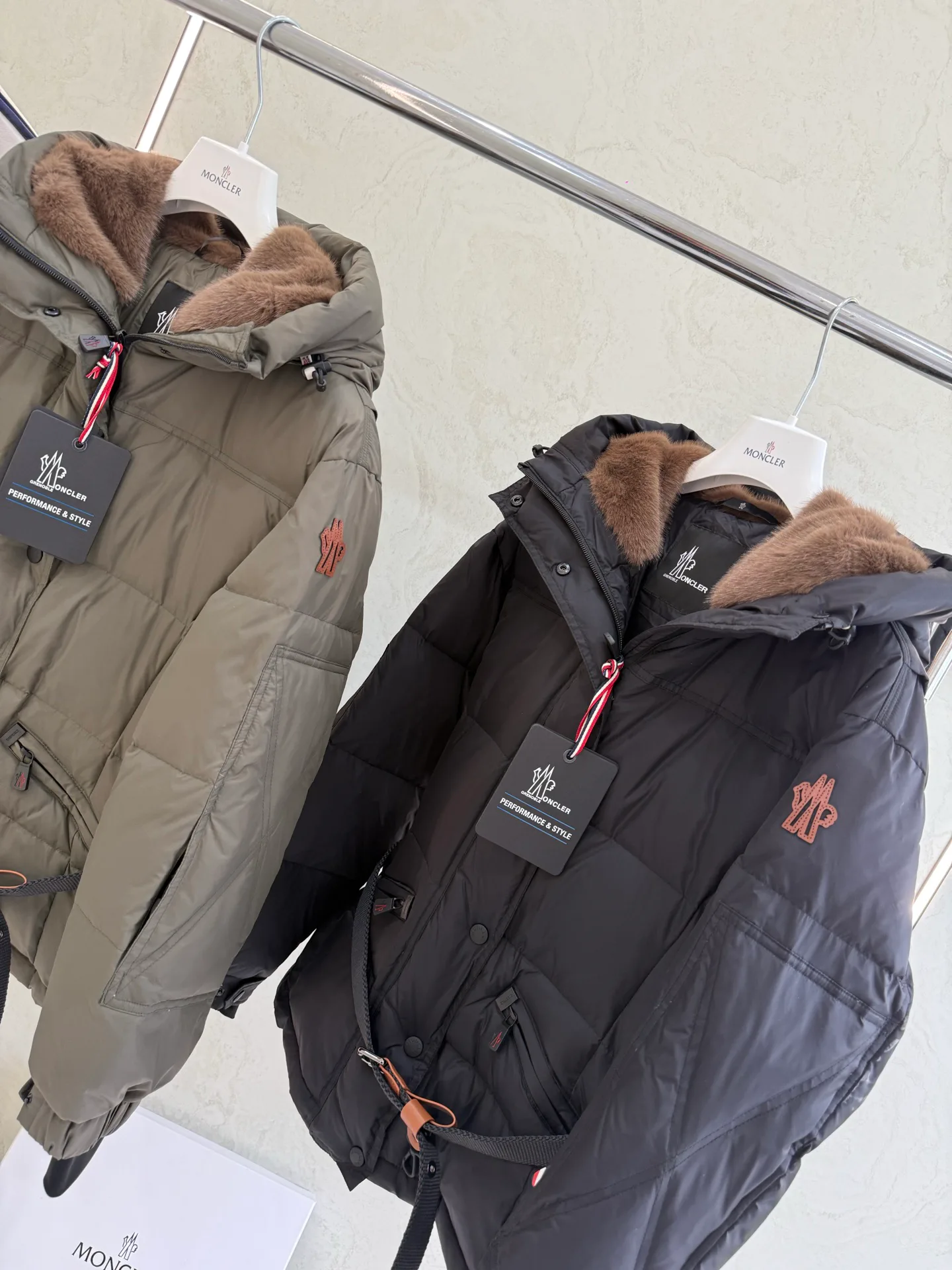 Куртки И Пуховики Женские Moncler 18043561