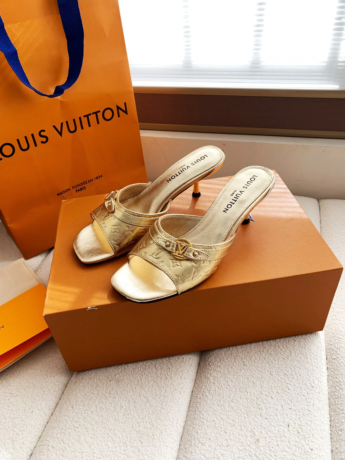 Босоножки Женские Louis Vuitton 10461975