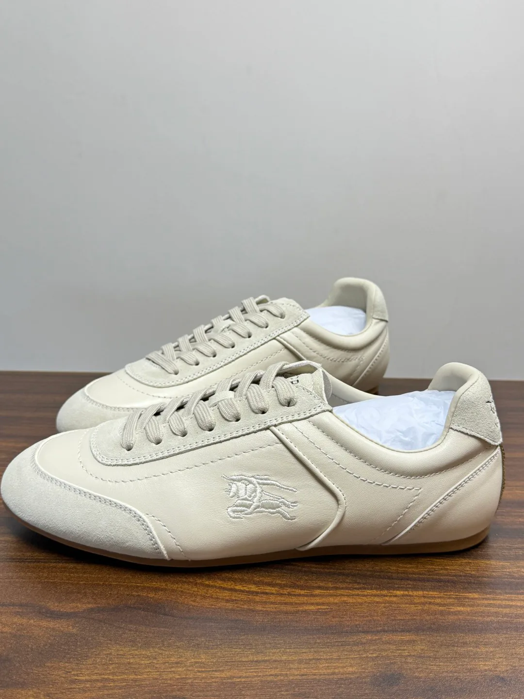 Кроссовки Женские Burberry 19716353