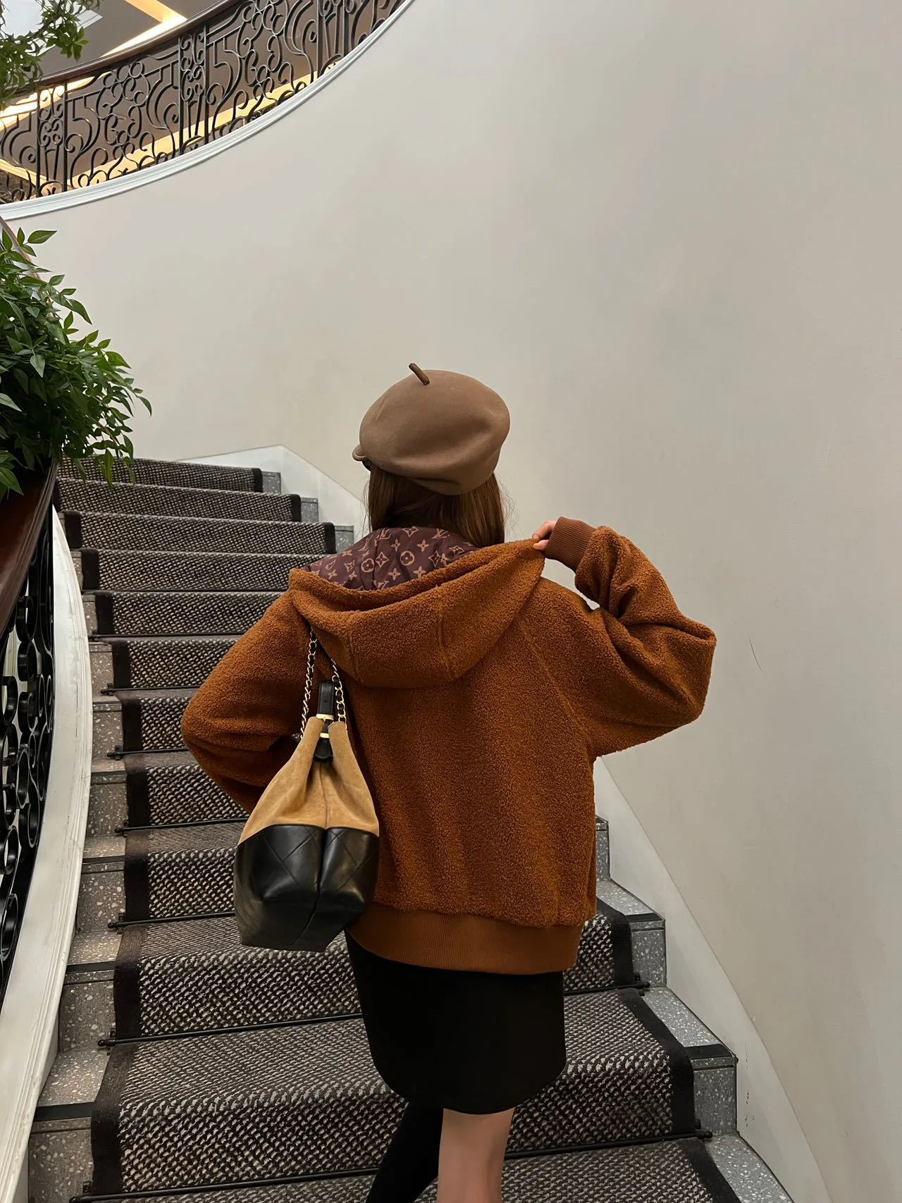 Куртки И Пуховики Женские Louis Vuitton 1675911