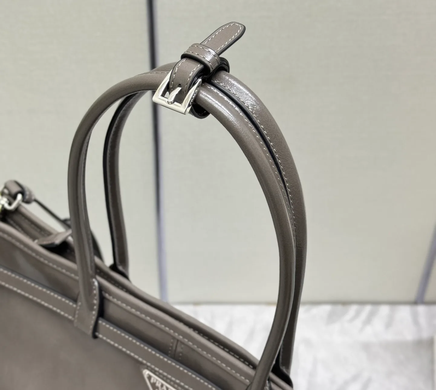 Классические Сумки Женские Prada 11462568