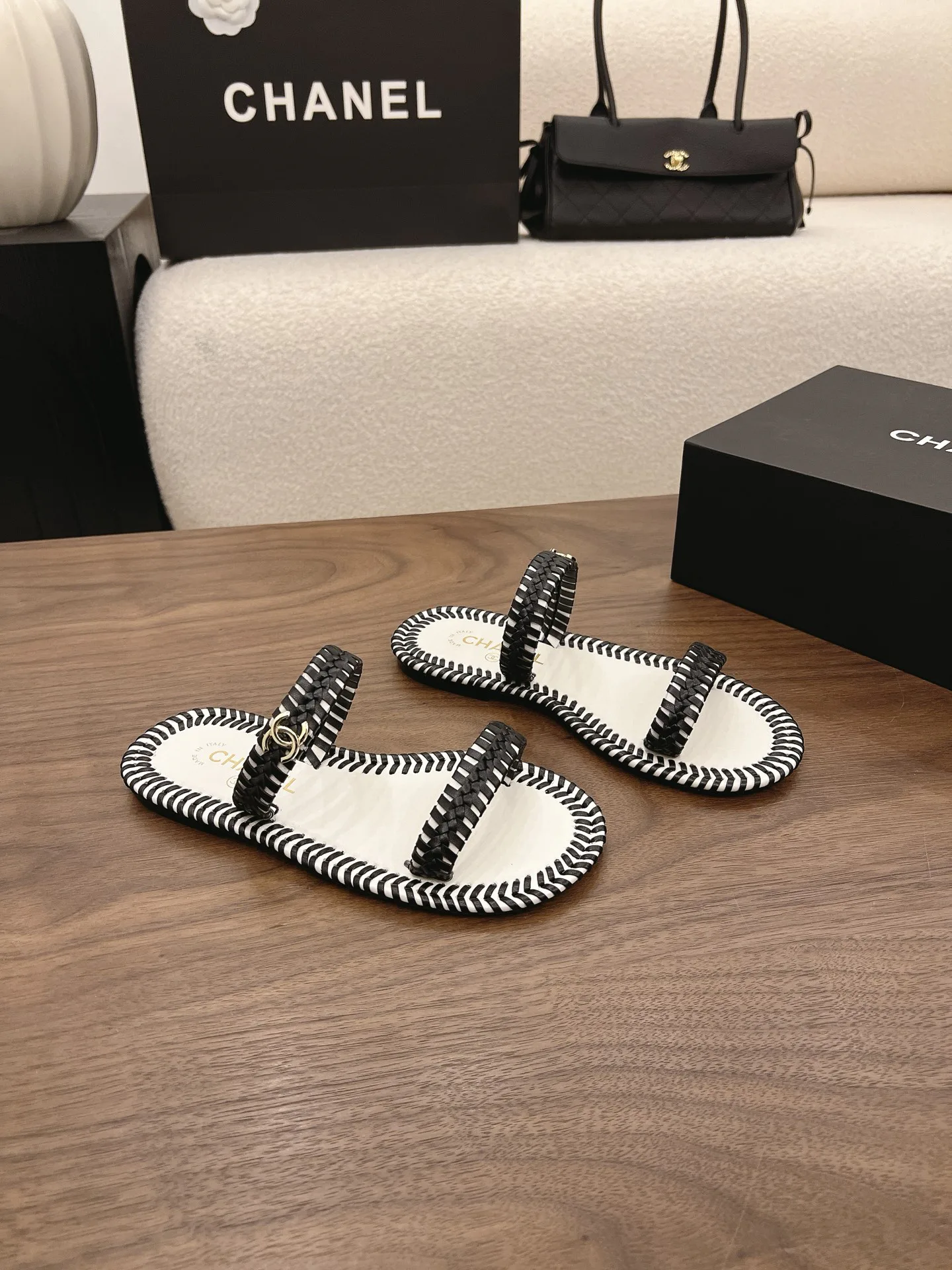Шлепанцы Женские Chanel 17213068