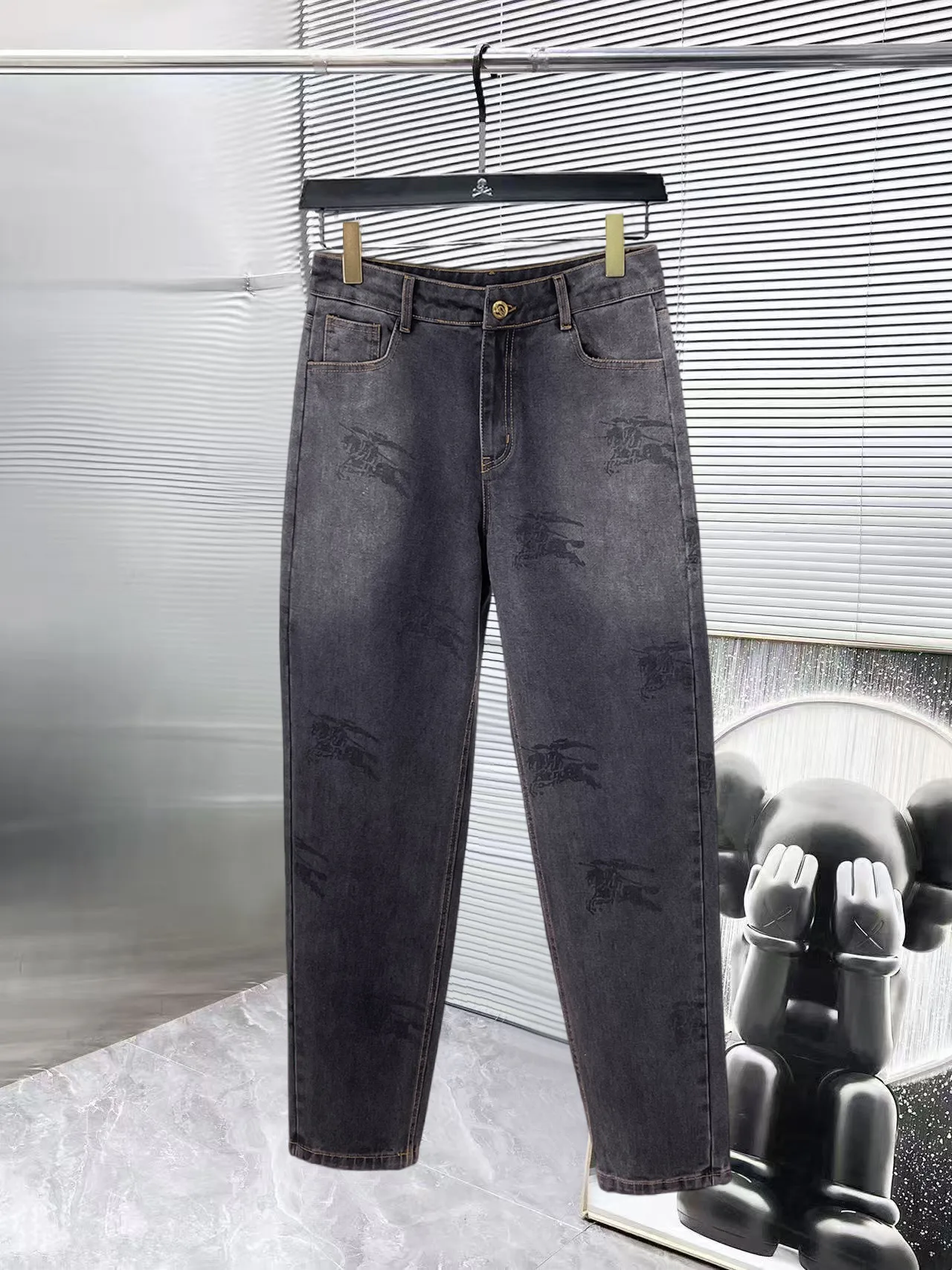 Джинсы Мужские Burberry 18499658