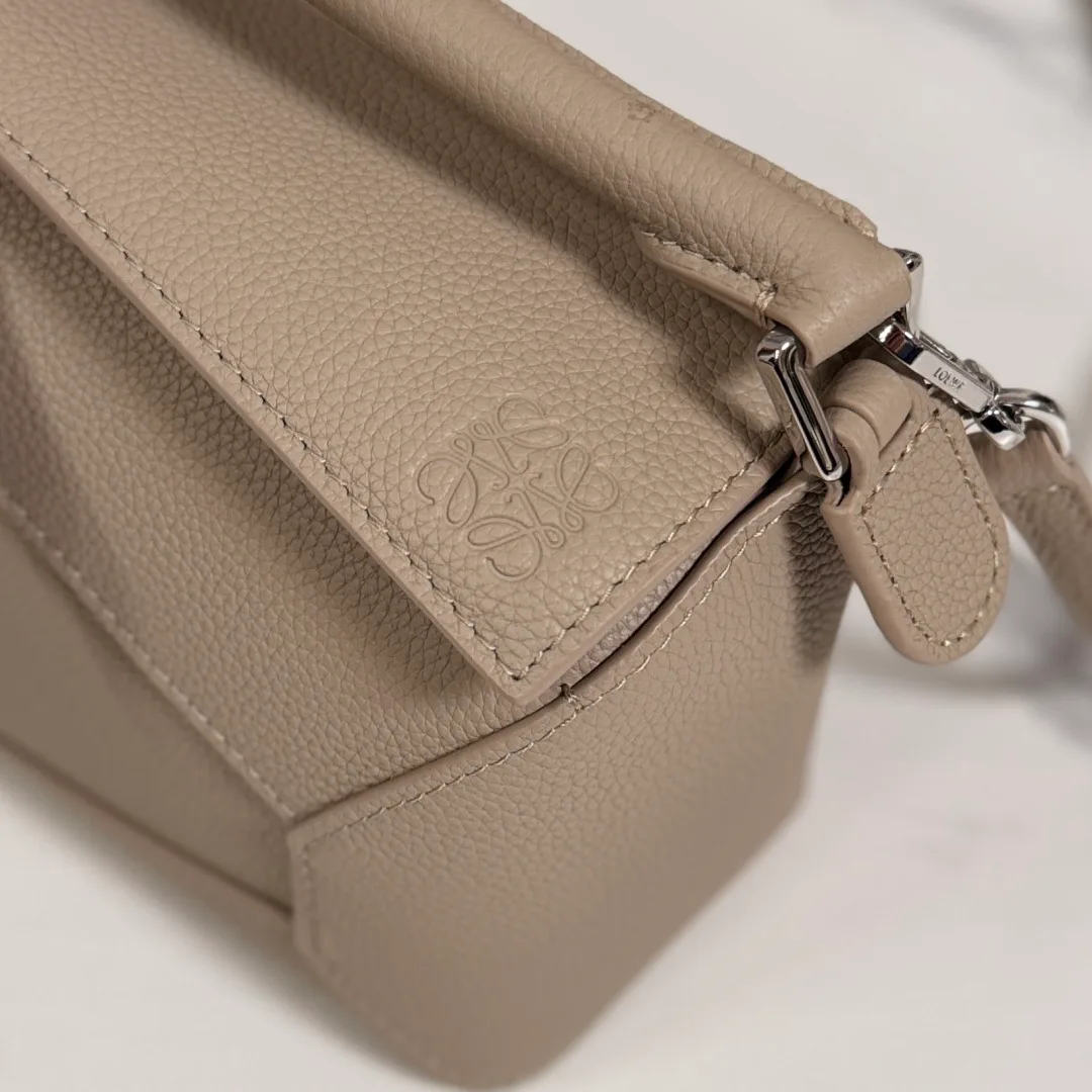 Классические Сумки Женские Loewe 11513542