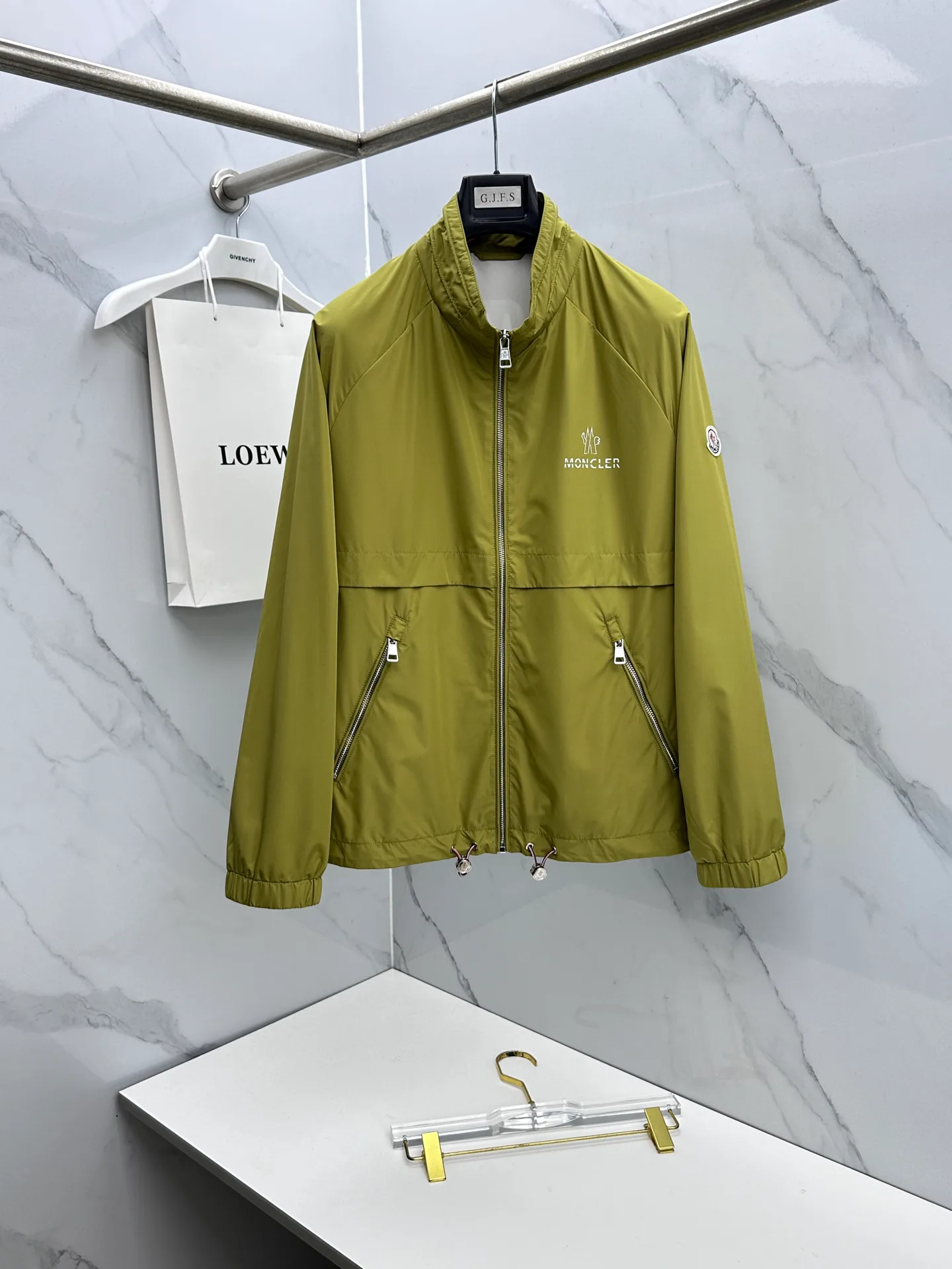 Куртки И Пуховики Мужские Moncler 2237381