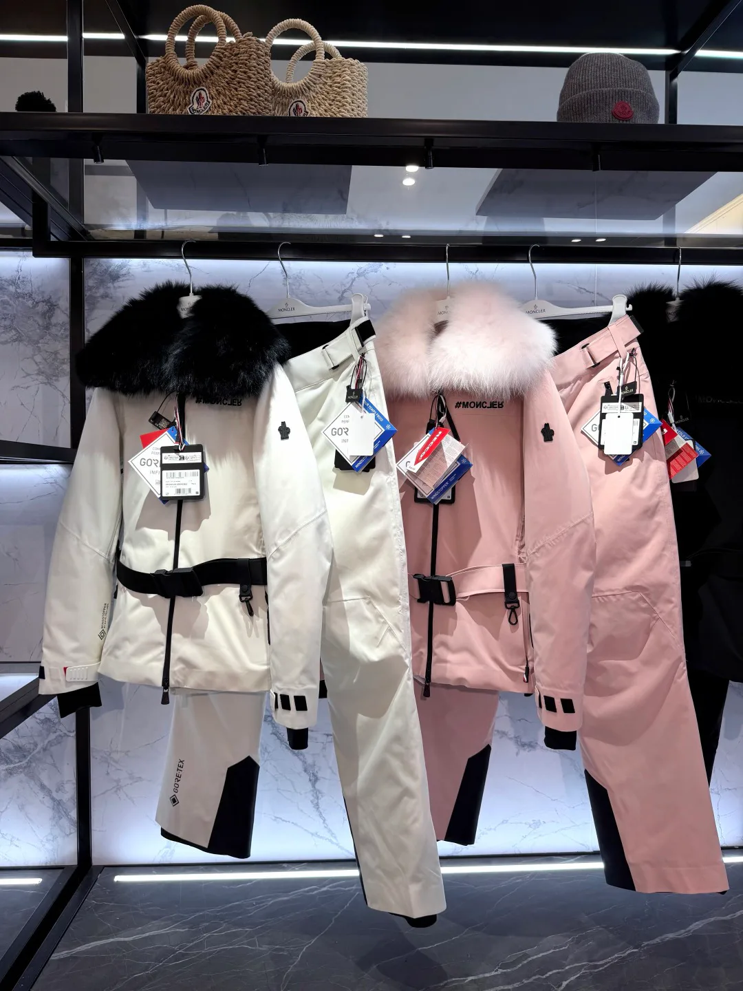 Куртки И Пуховики Женские Moncler 18133608