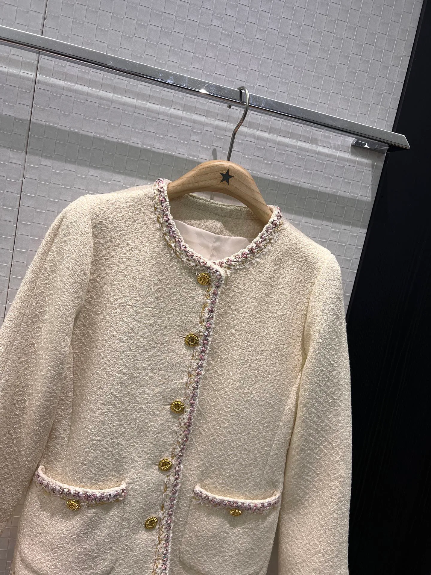 Куртки И Пуховики Женские Chanel 1137933