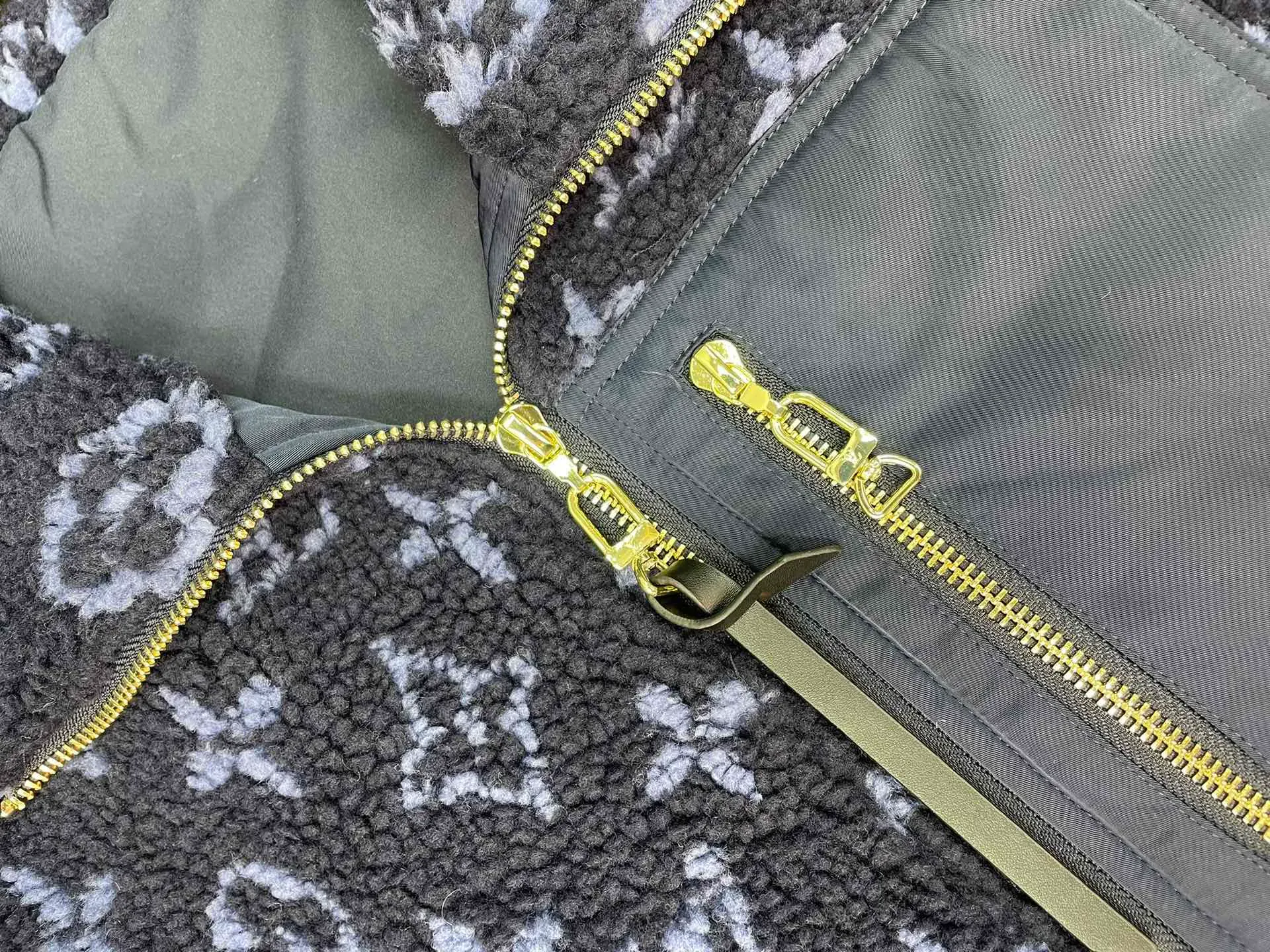 Жилеты Женские Louis Vuitton 303612