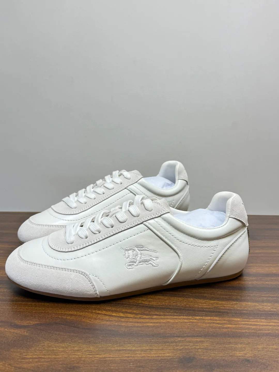 Кроссовки Женские Burberry 19716351