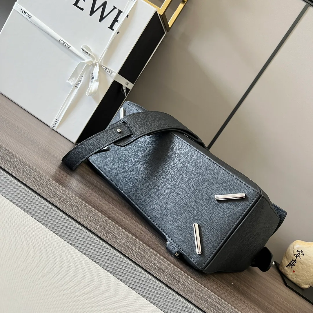 Классические Сумки Женские Loewe 11674675