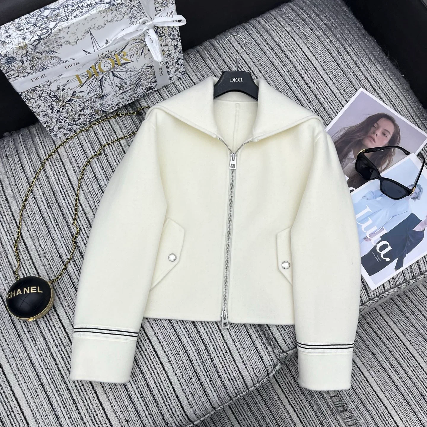 Куртки И Пуховики Женские Christian Dior 910240