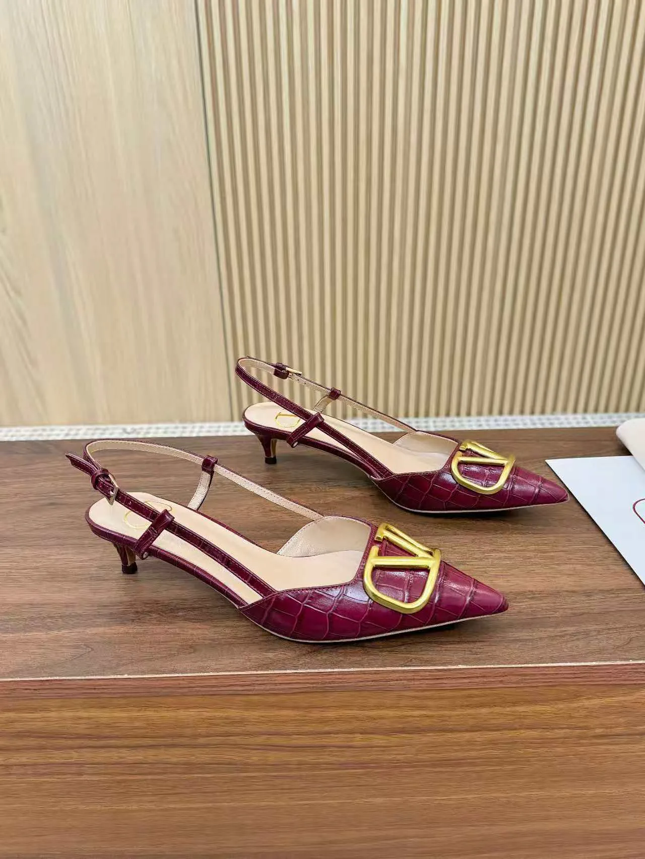 Босоножки Женские Valentino 12156377