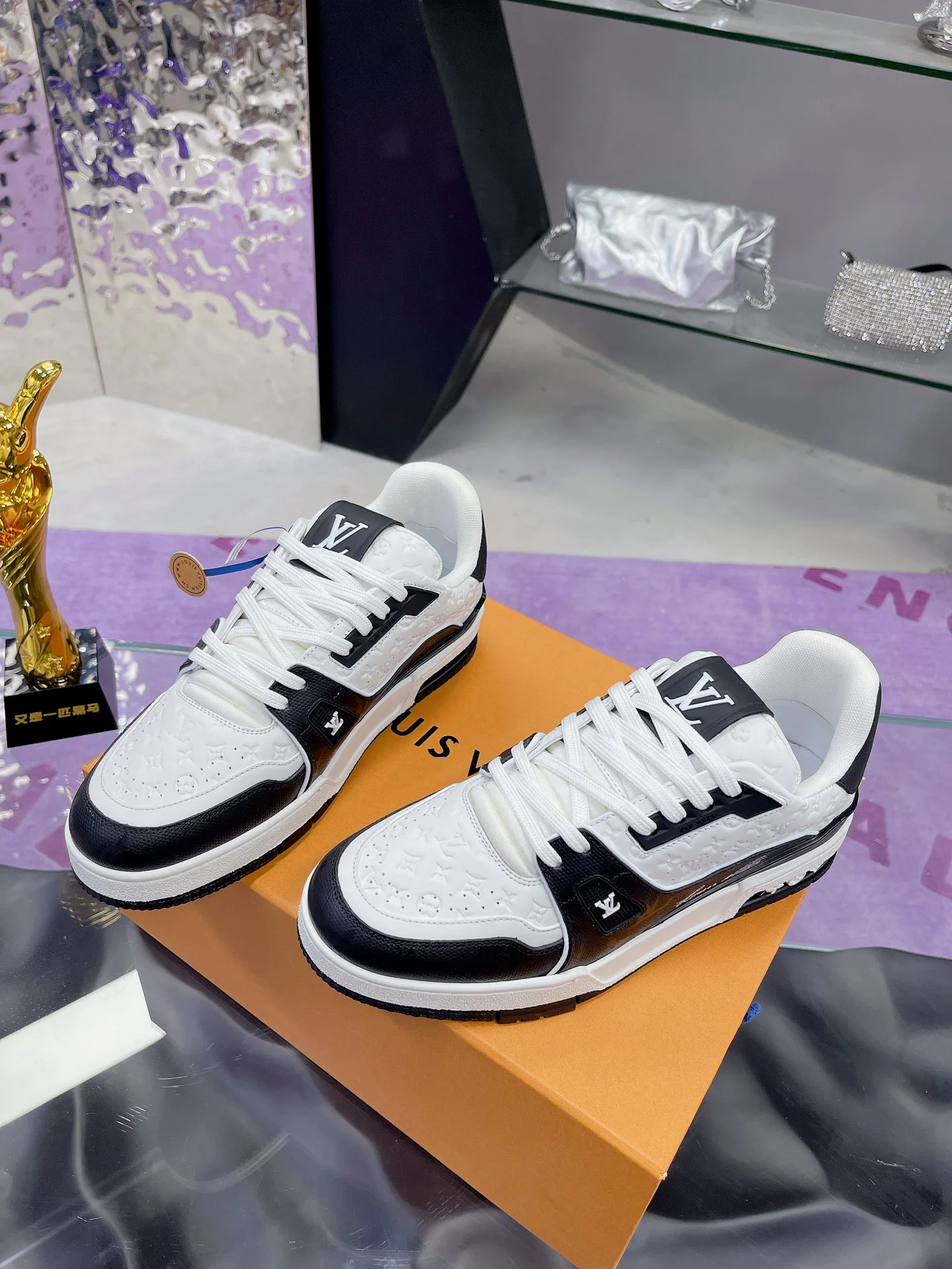 Кроссовки Женские Louis Vuitton 36039