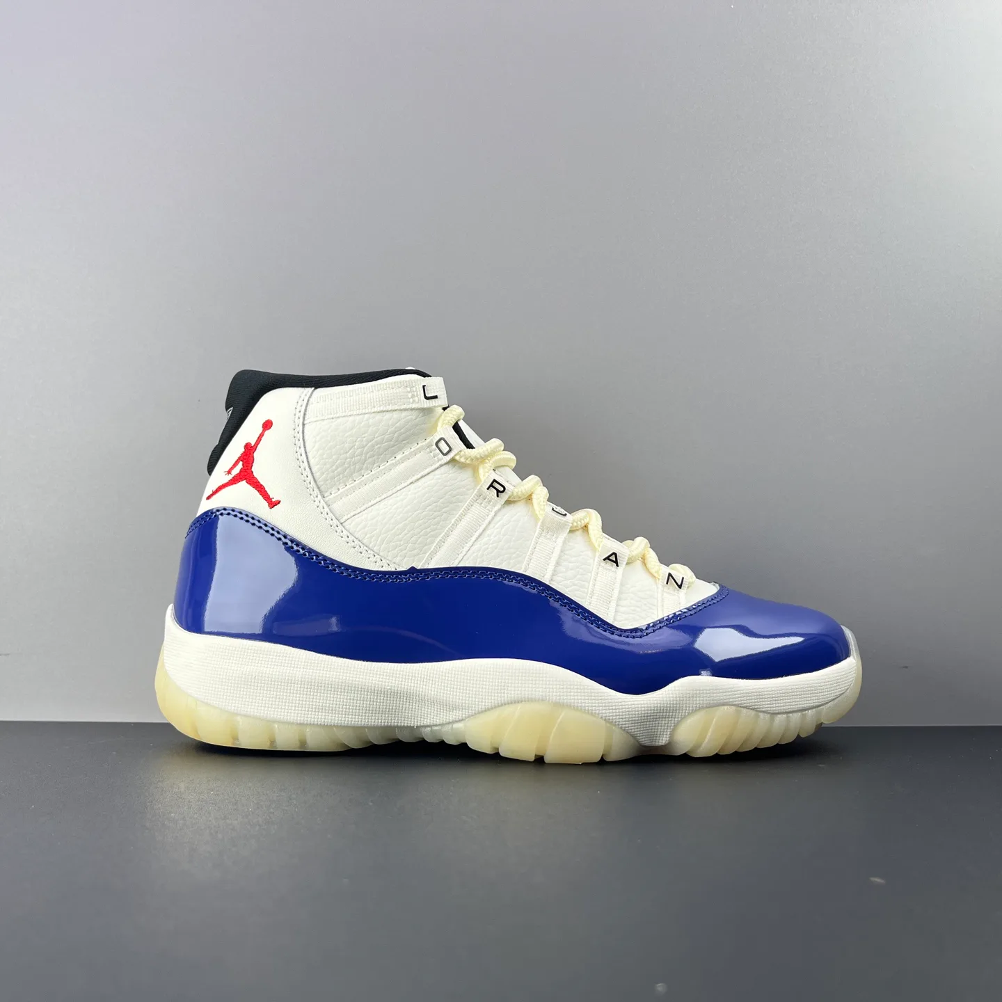 Кроссовки Женские Air Jordan 5035741