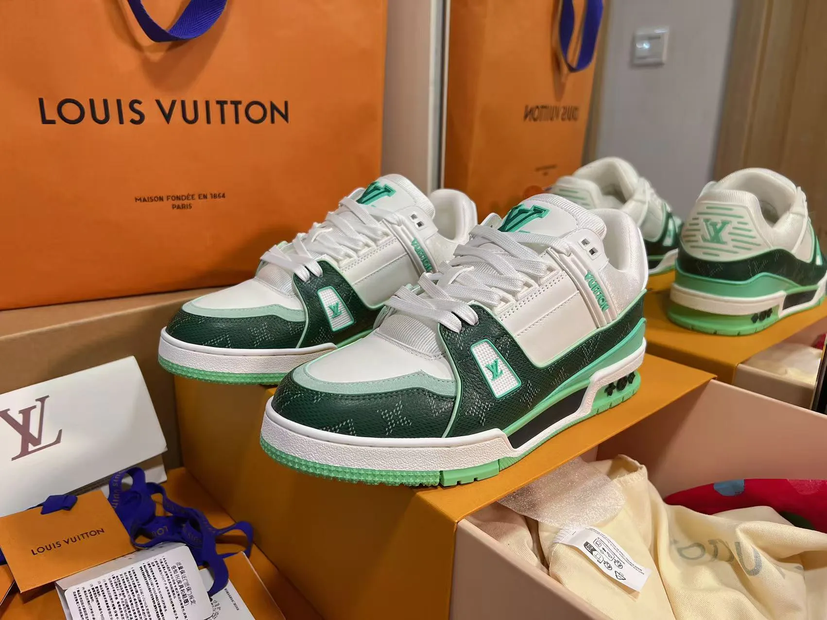 Кроссовки Женские Louis Vuitton 11696566