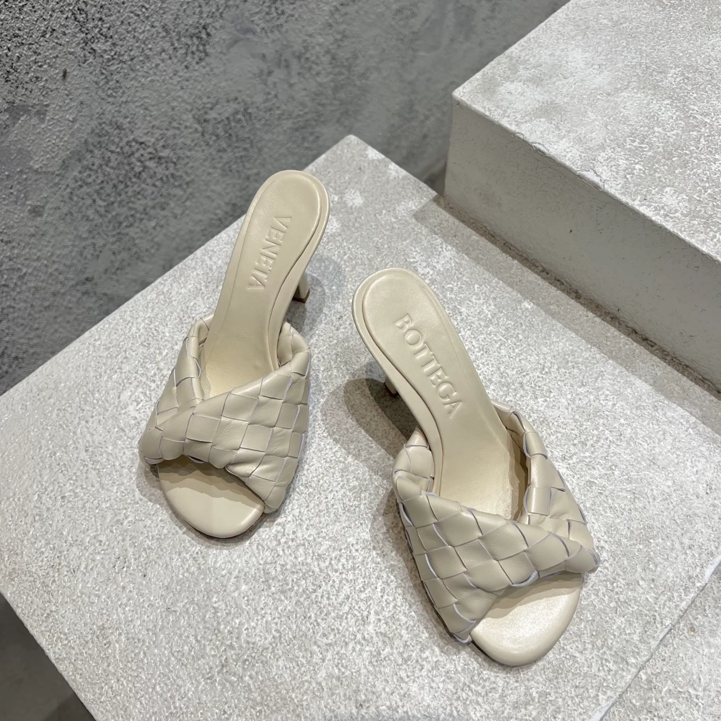 Босоножки Женские Bottega Veneta 13960169