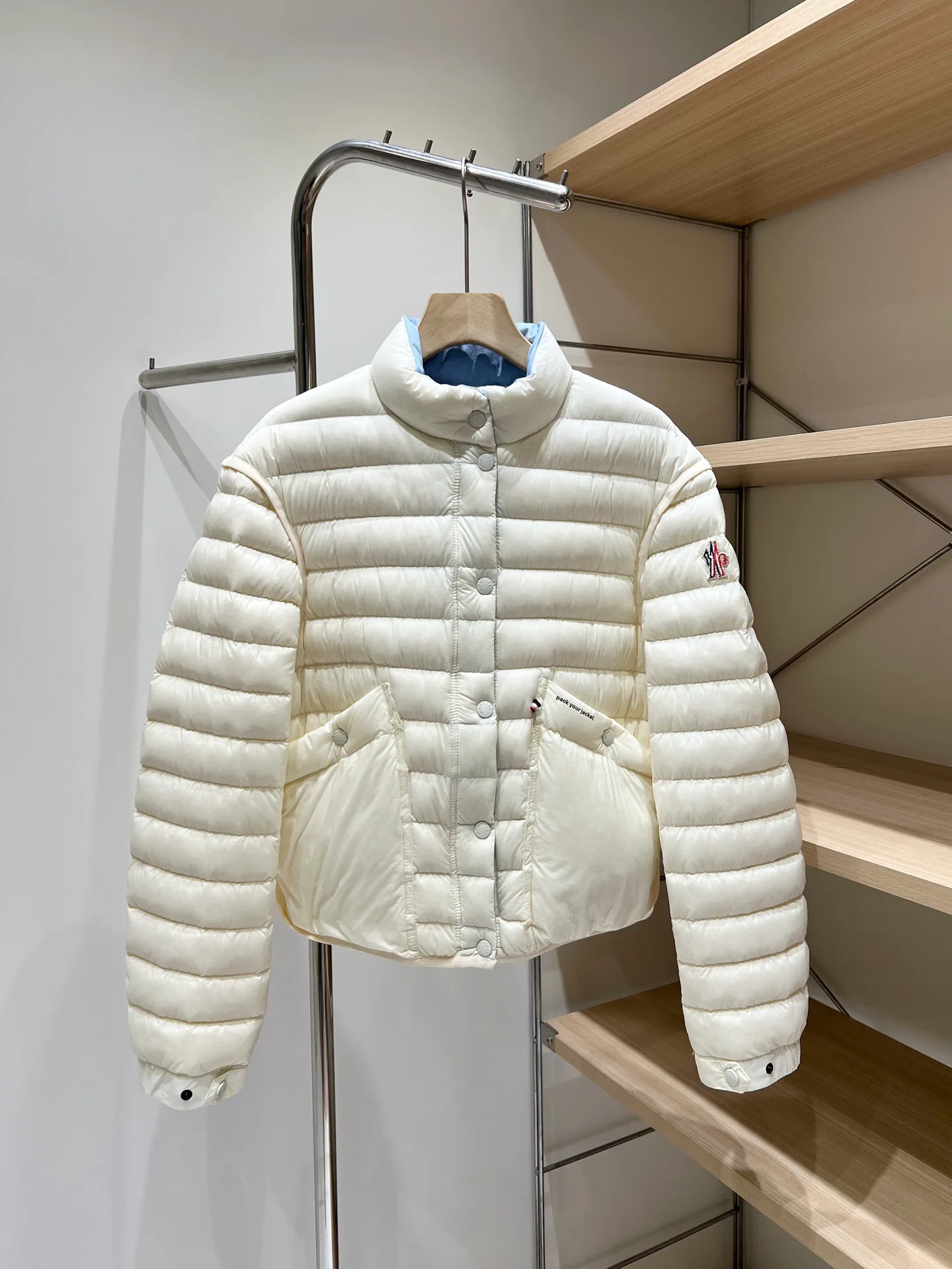 Куртки И Пуховики Женские Moncler 19653666