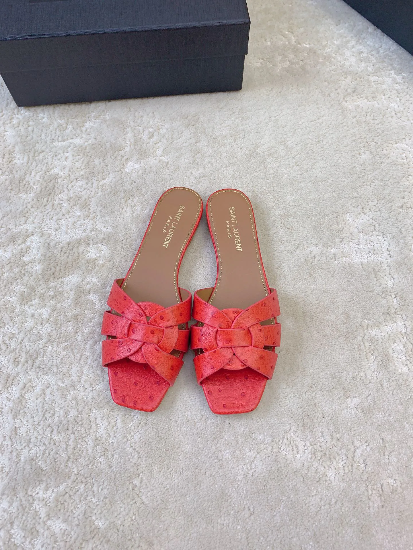 Шлепанцы Женские Saint Laurent 4390925