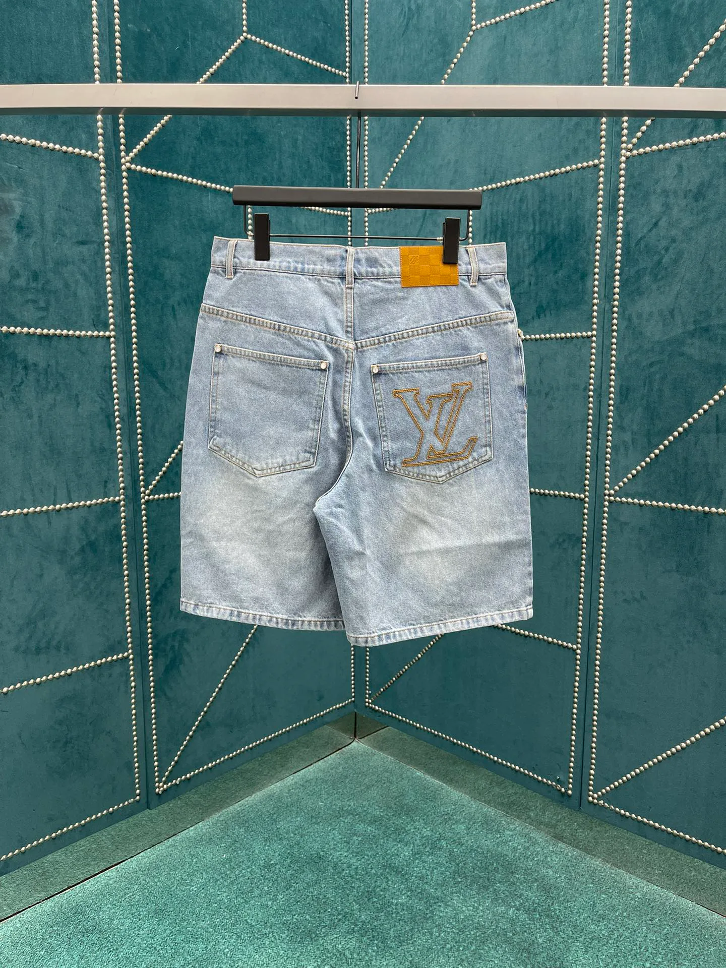 Шорты Женские Louis Vuitton 19013