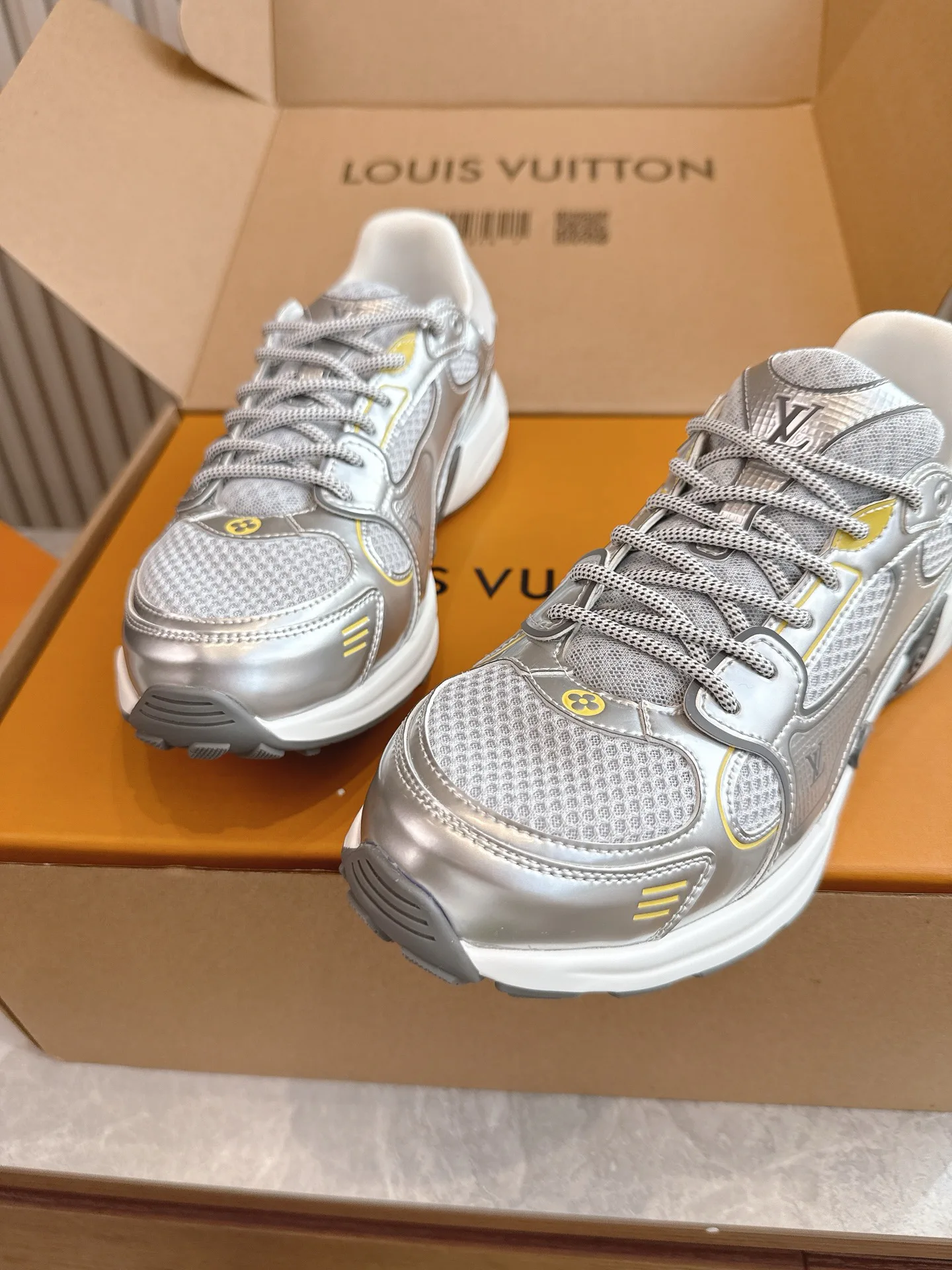 Кроссовки Мужские Louis Vuitton 8979802