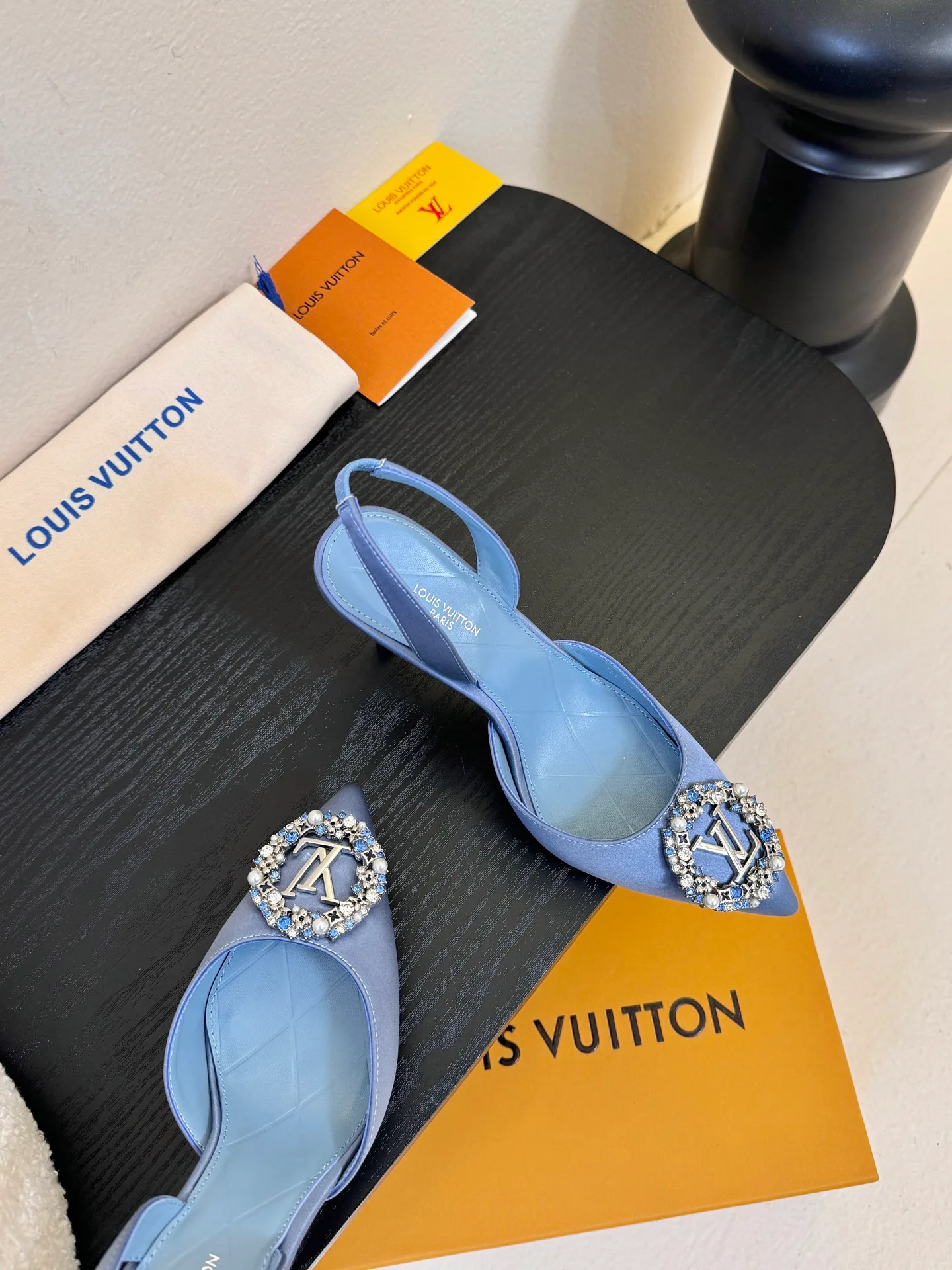 Туфли Женские Louis Vuitton 2300130