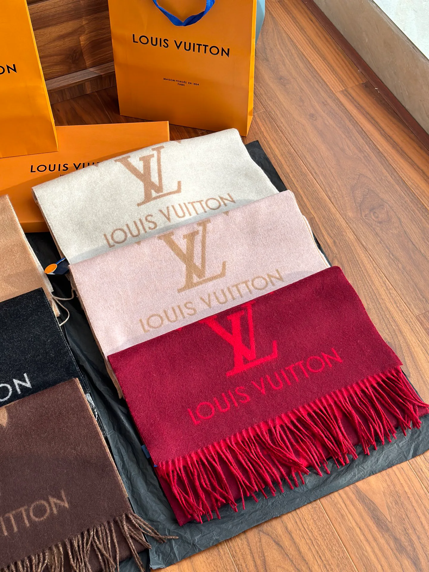 Шарфы Louis Vuitton 1855701