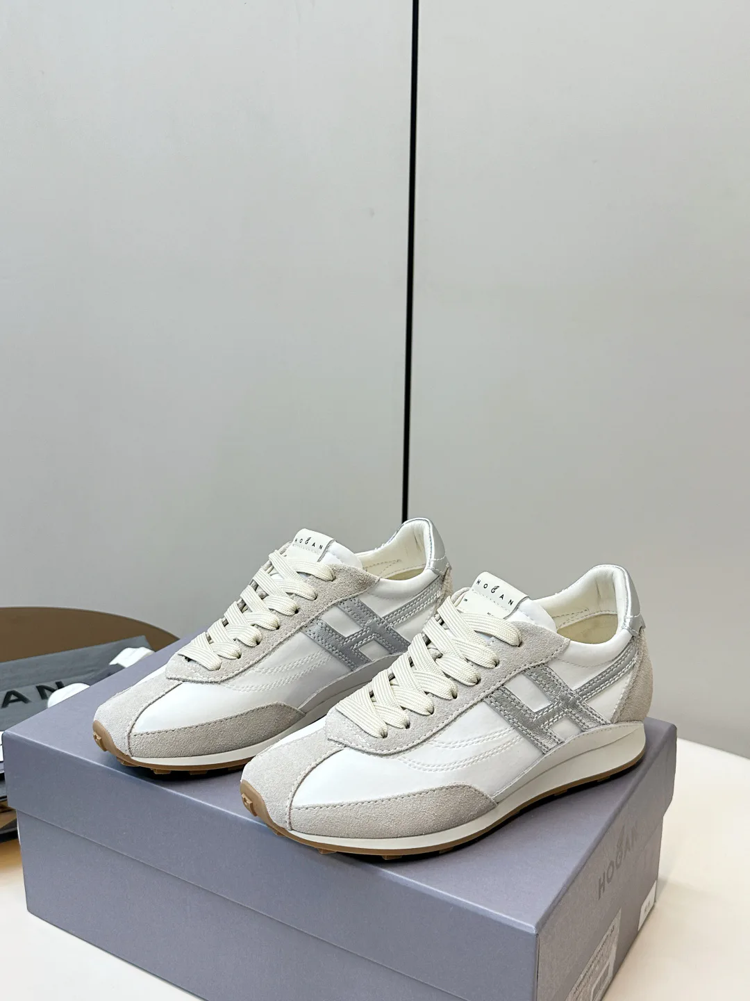Кроссовки Женские Hogan 11424875