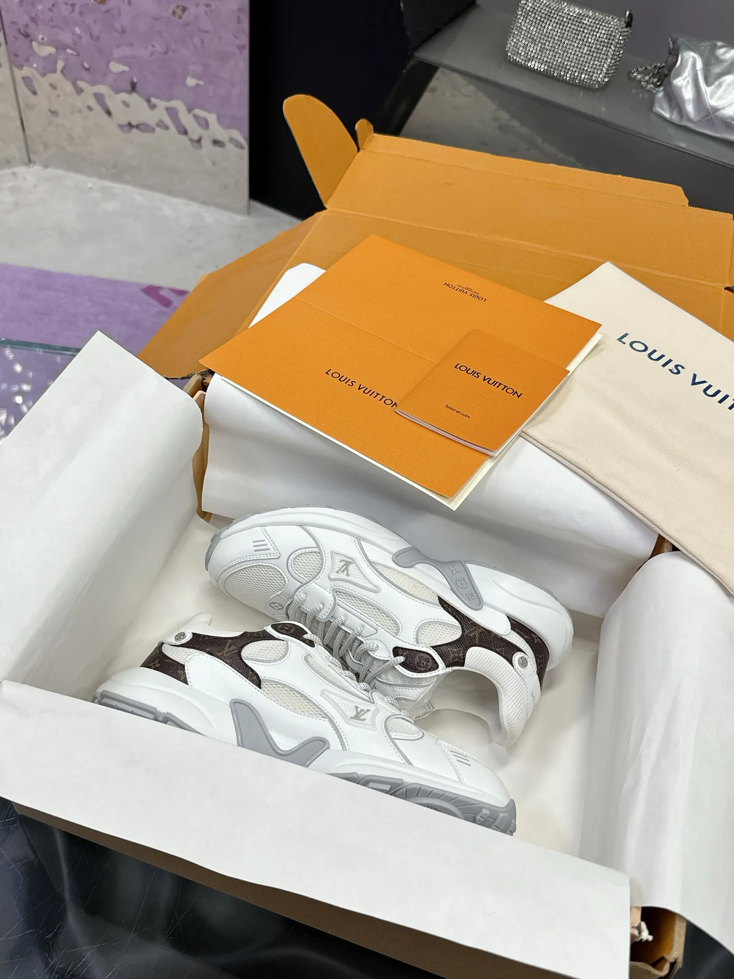 Кроссовки Женские Louis Vuitton 17530431
