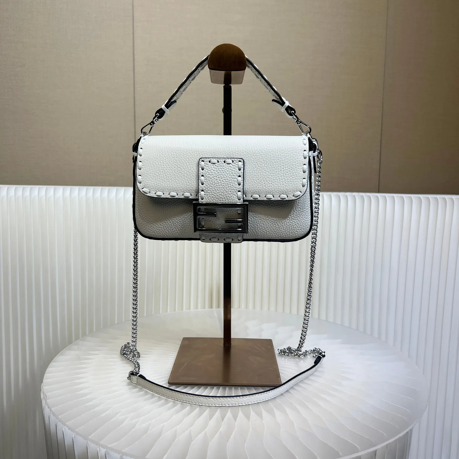 Классические Сумки Женские Fendi 12718231