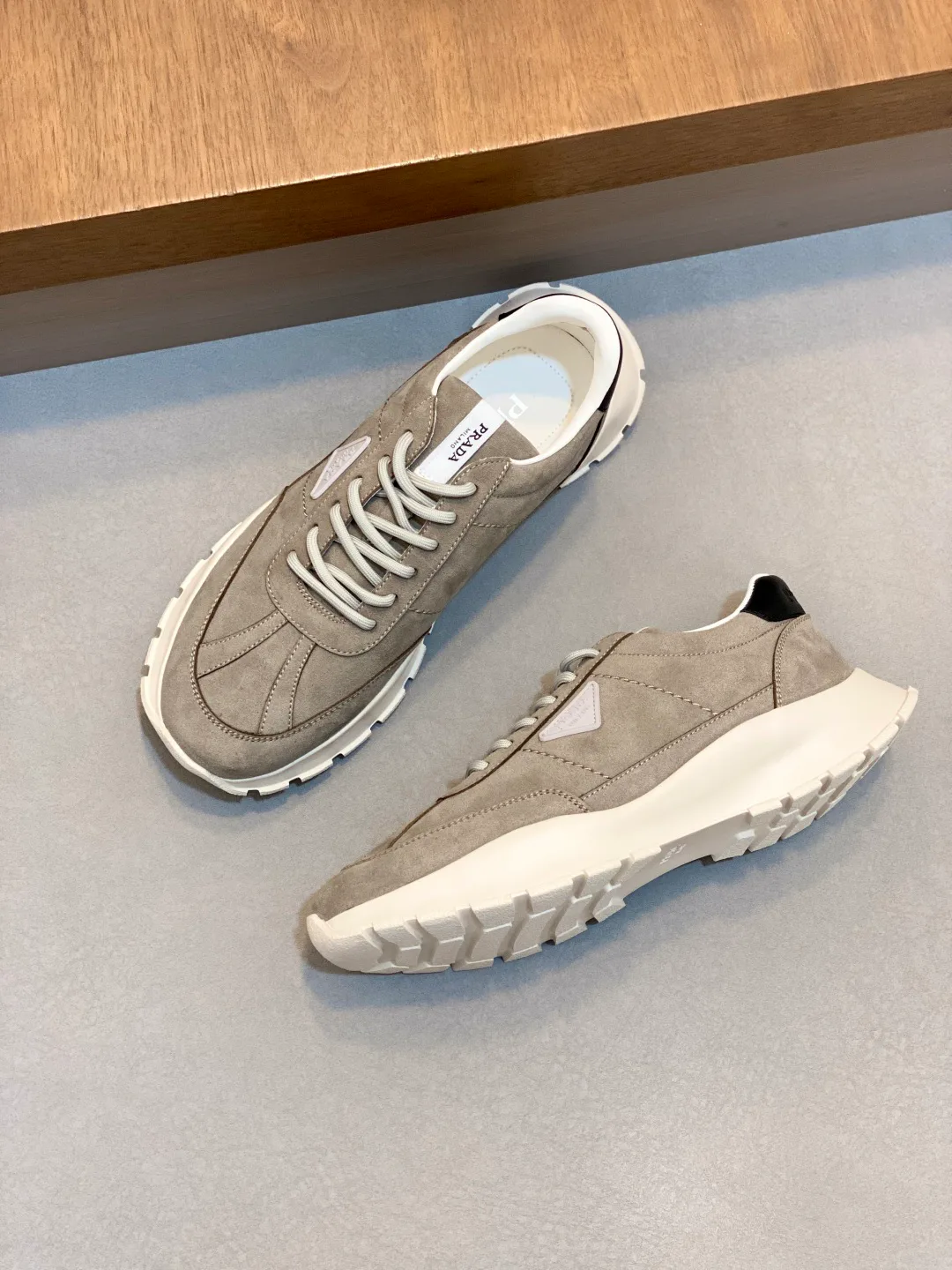 Кроссовки Женские Prada 18274628