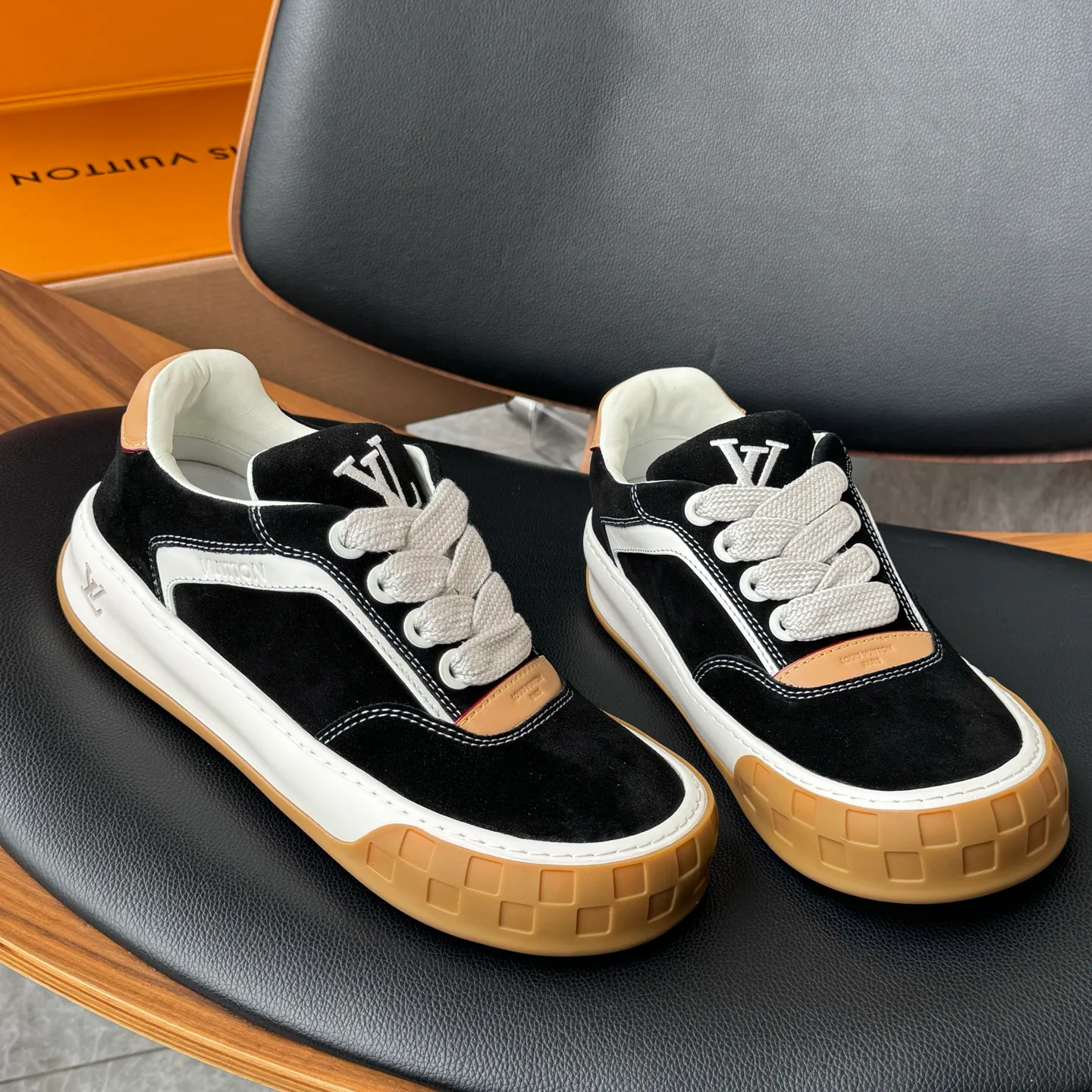 Кроссовки Мужские Louis Vuitton 12629856