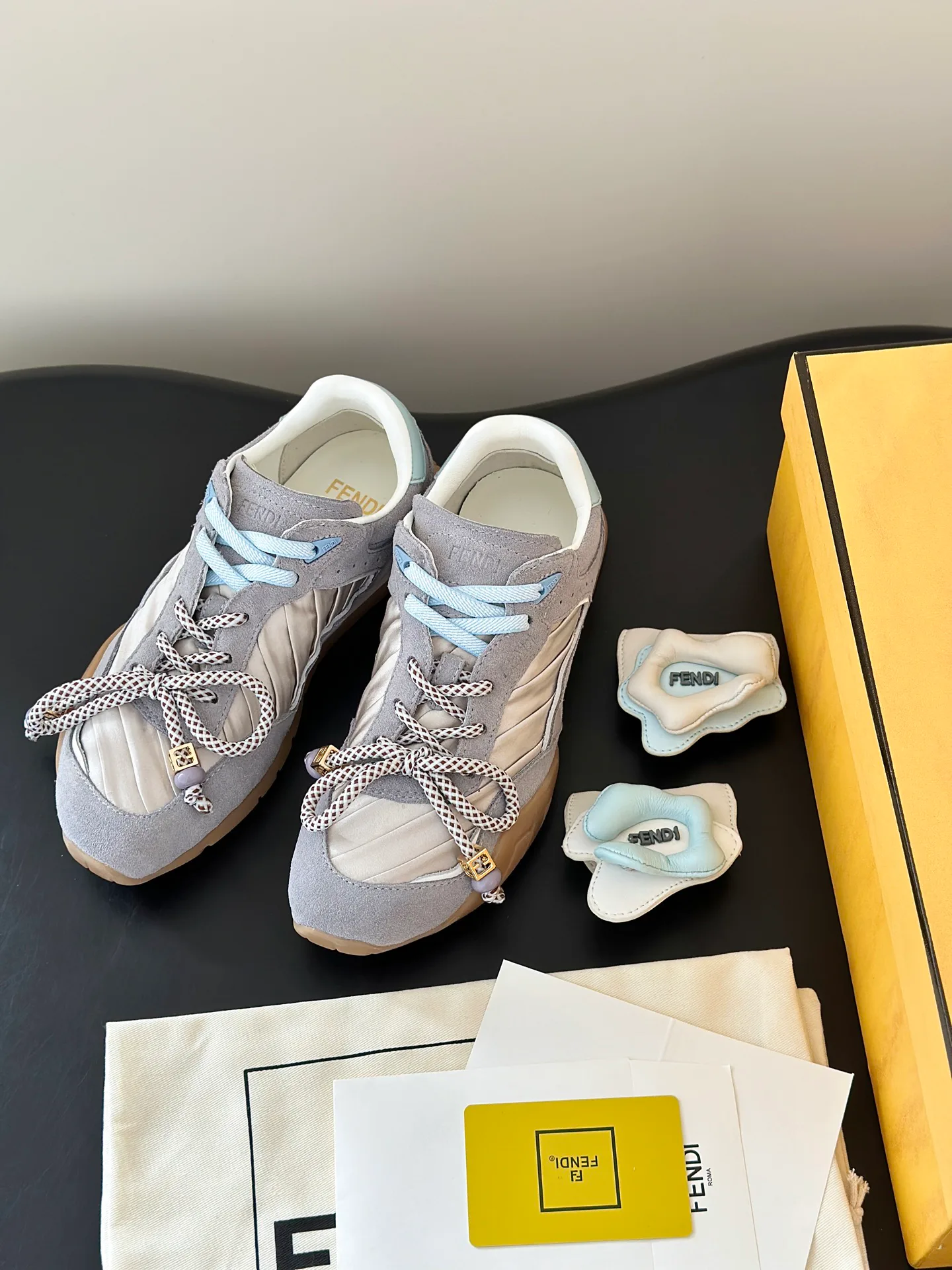 Кроссовки Женские Fendi 11886718