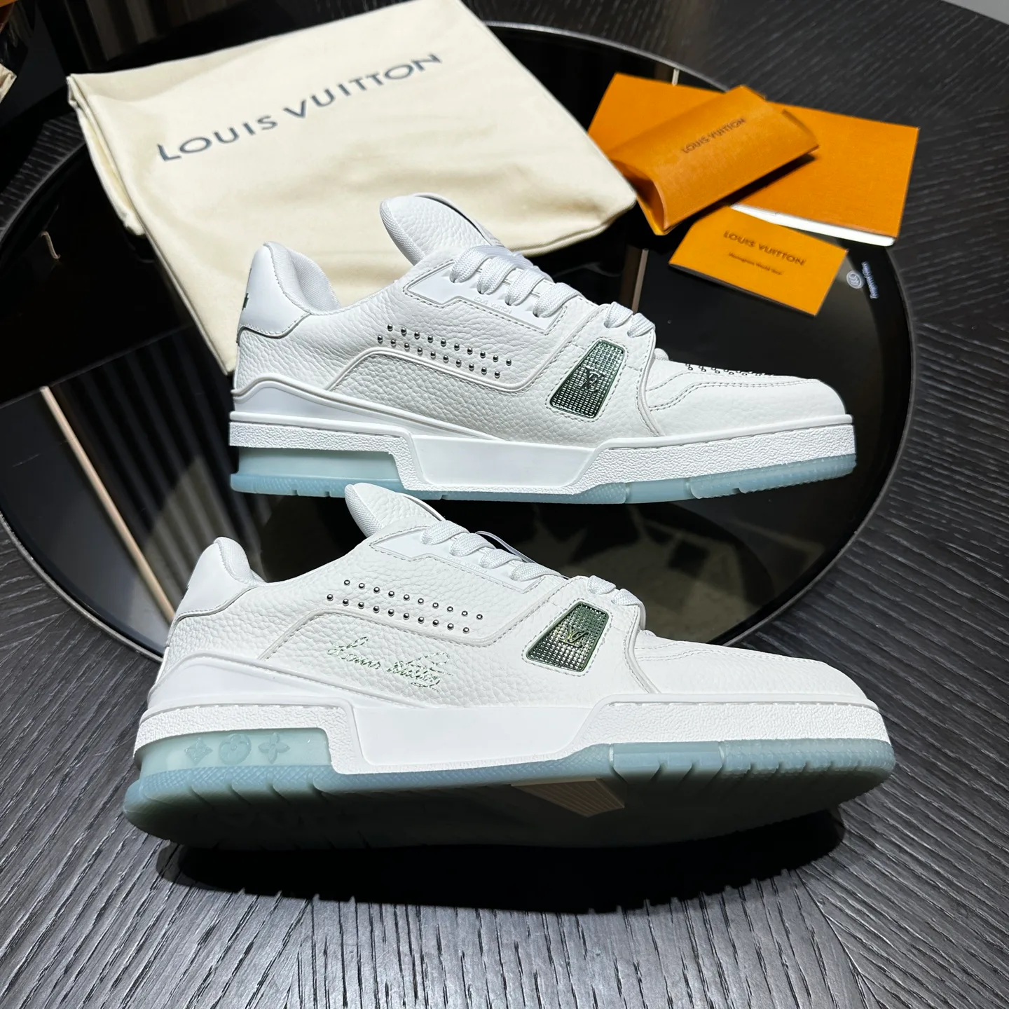 Кроссовки Мужские Louis Vuitton 857692