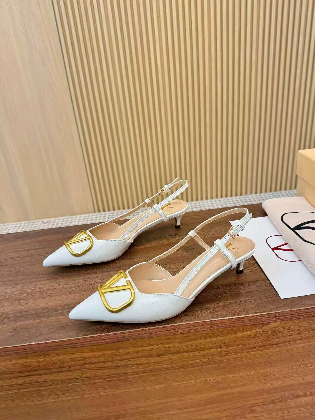 Босоножки Женские Valentino 12156376
