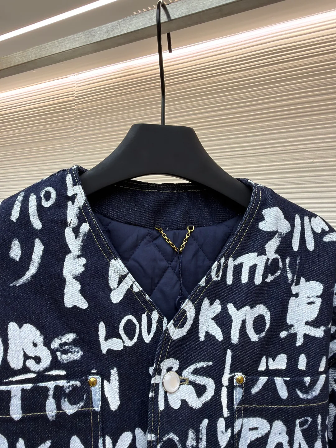 Куртки И Пуховики Мужские Louis Vuitton 1566565