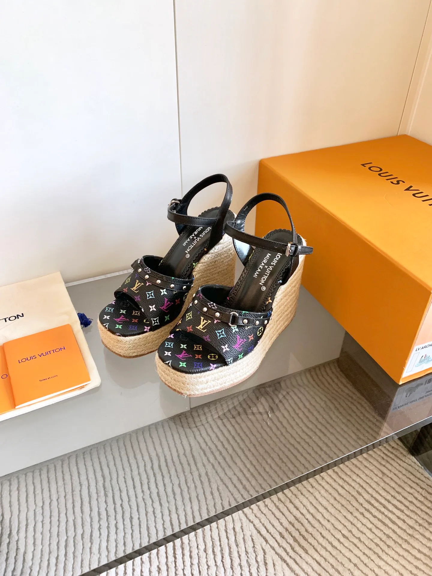 Босоножки Женские Louis Vuitton 28056