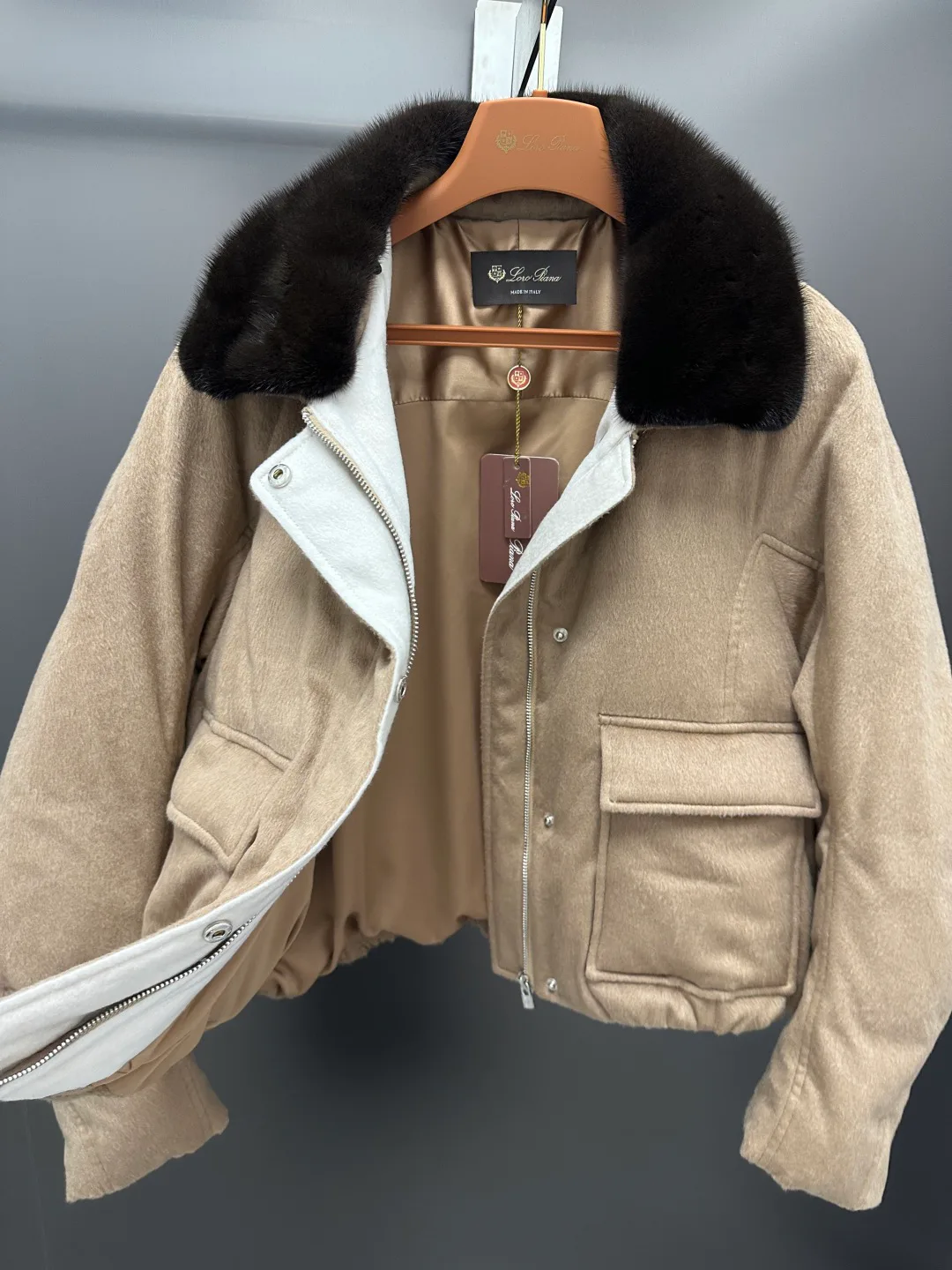 Куртки И Пуховики Женские Loro Piana 18702457