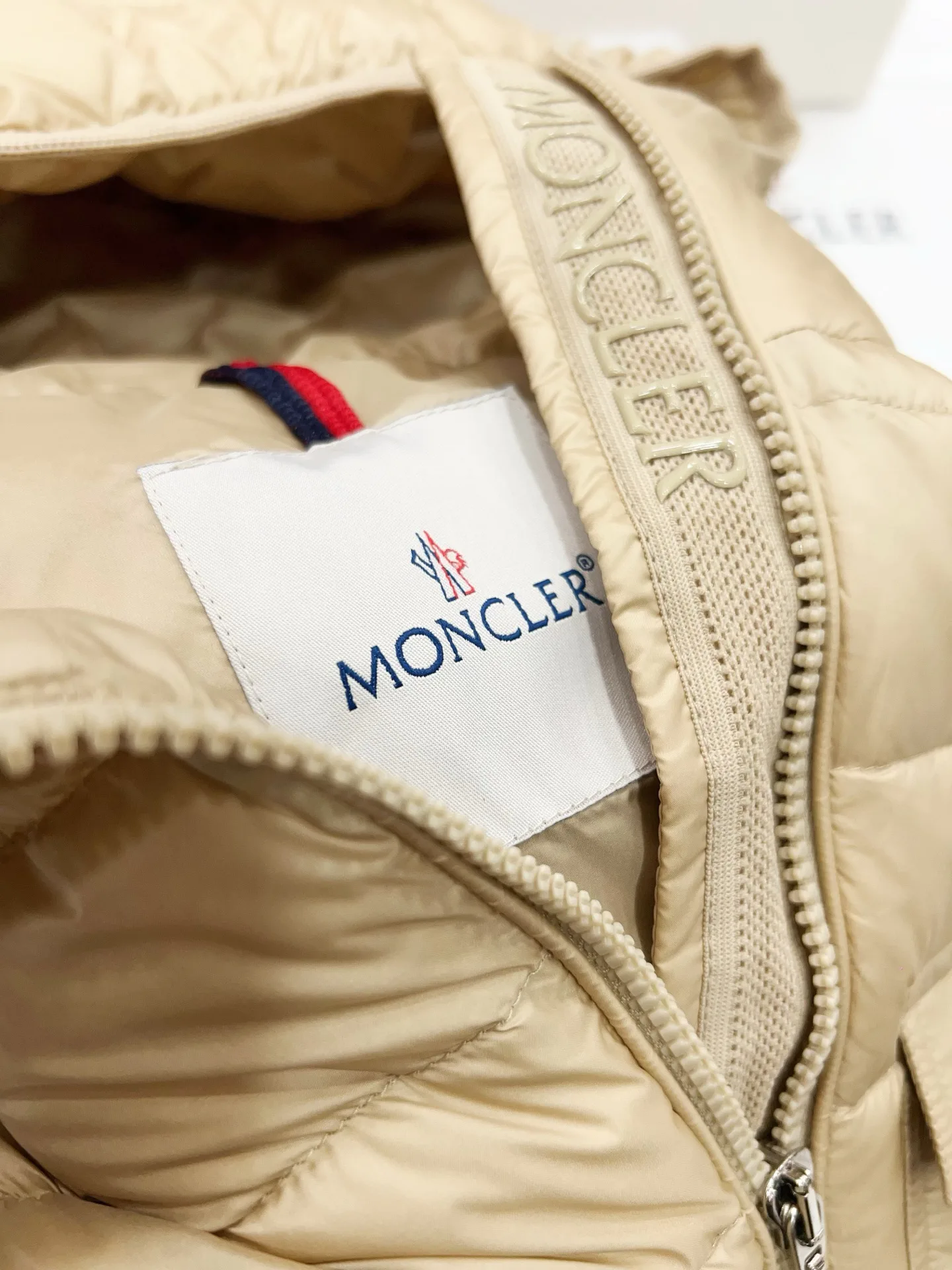 Жилеты Женские Moncler 18566227