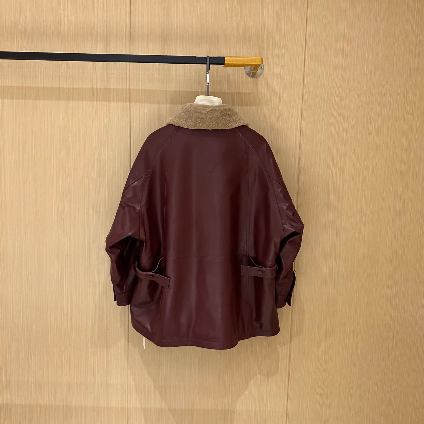 Кожаные Куртки И Дублёнки Женские Prada 946497