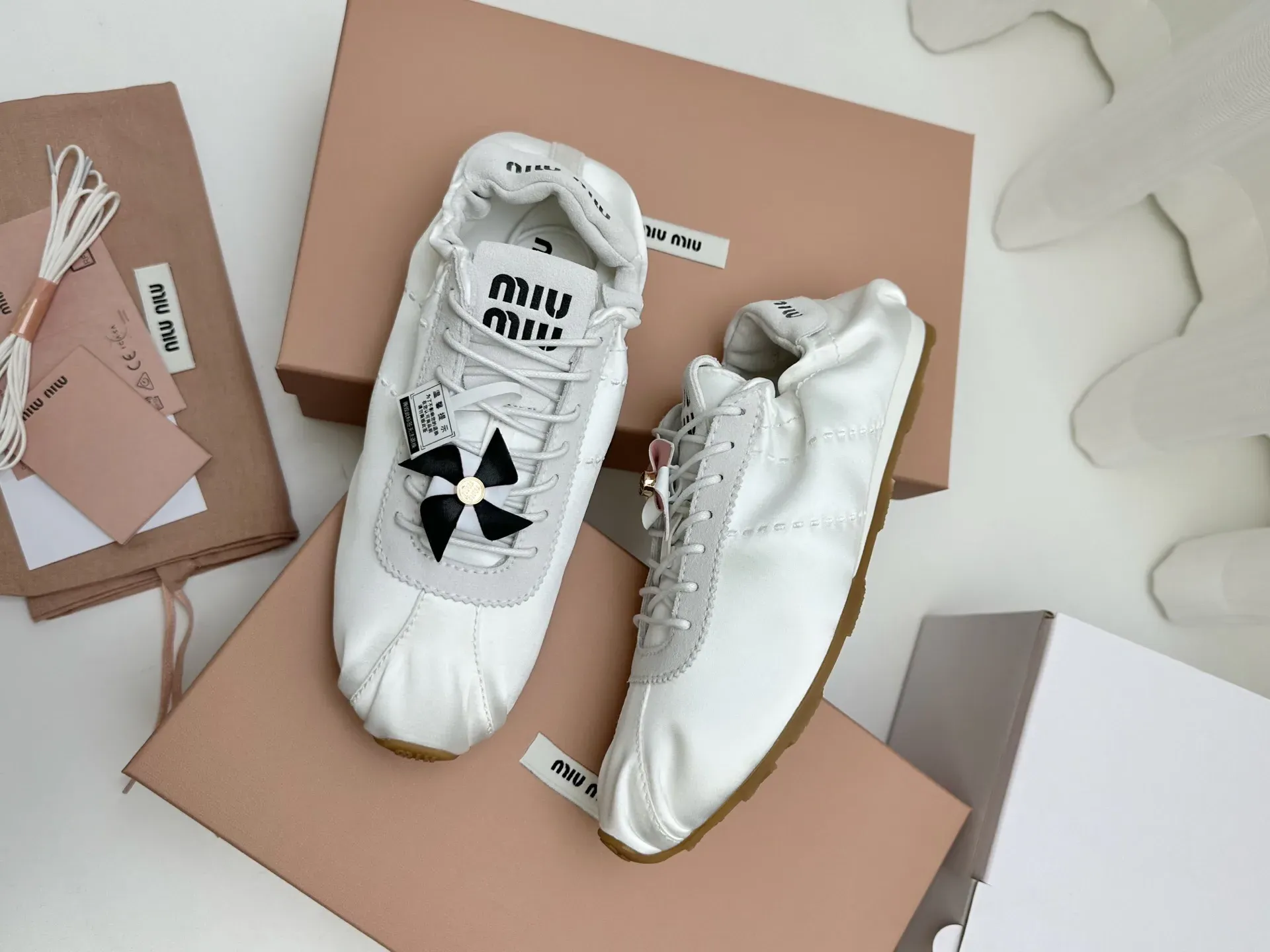 Кроссовки Женские Miu Miu 1059672