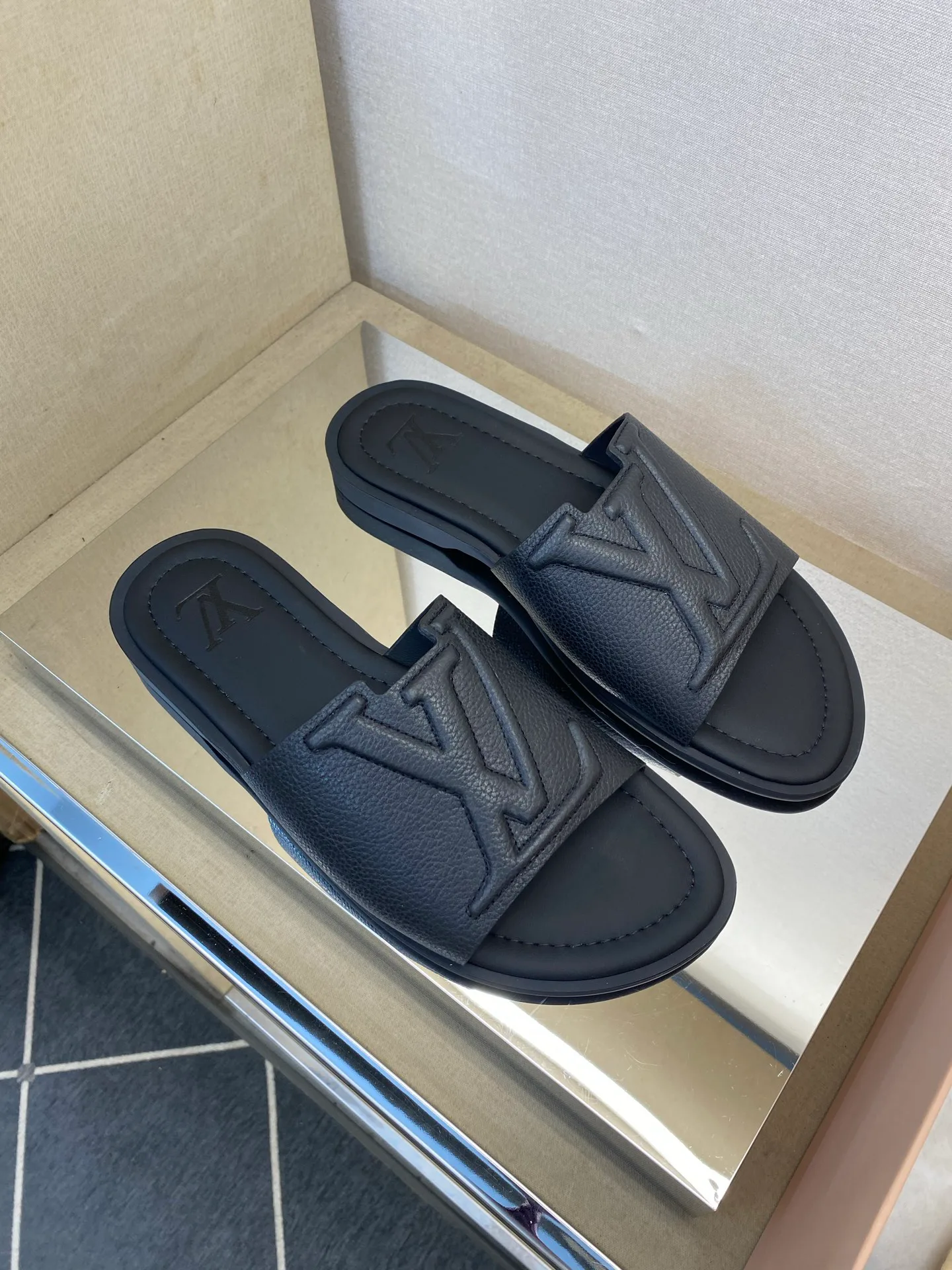 Шлепанцы Мужские Louis Vuitton 11956844