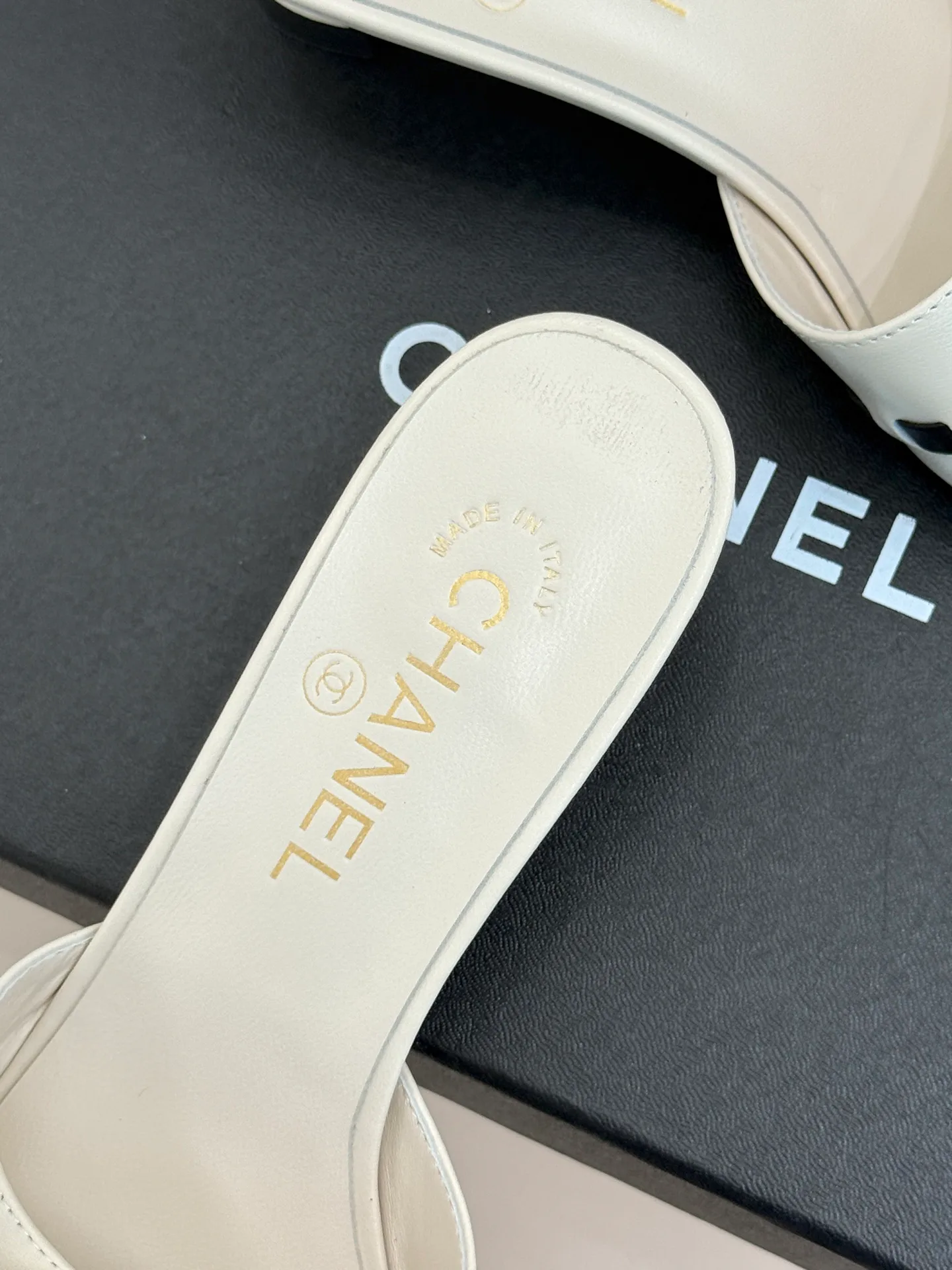 Босоножки Женские Chanel 17025707